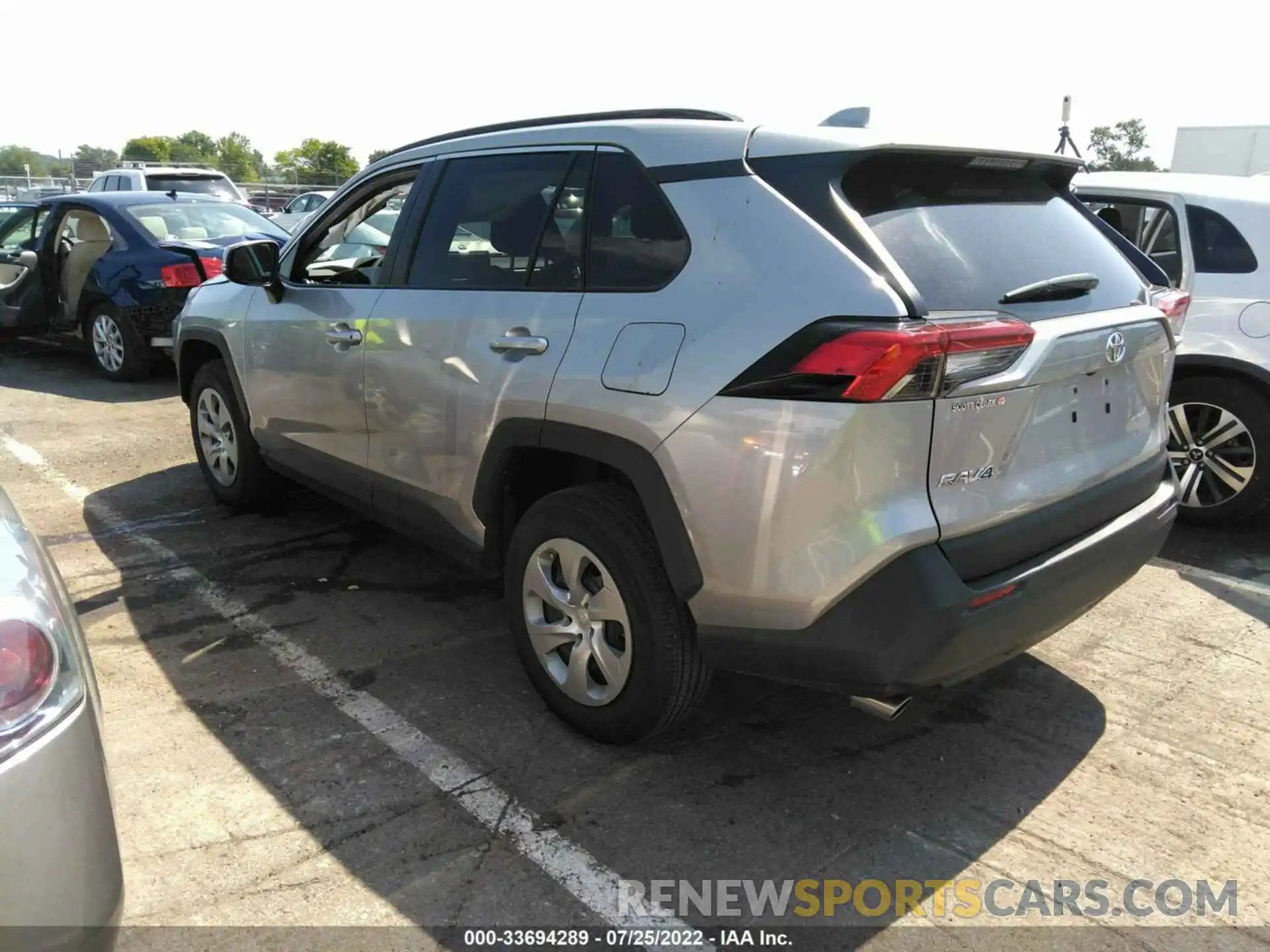 3 Photograph of a damaged car 2T3K1RFV2MC147145 TOYOTA RAV4 2021