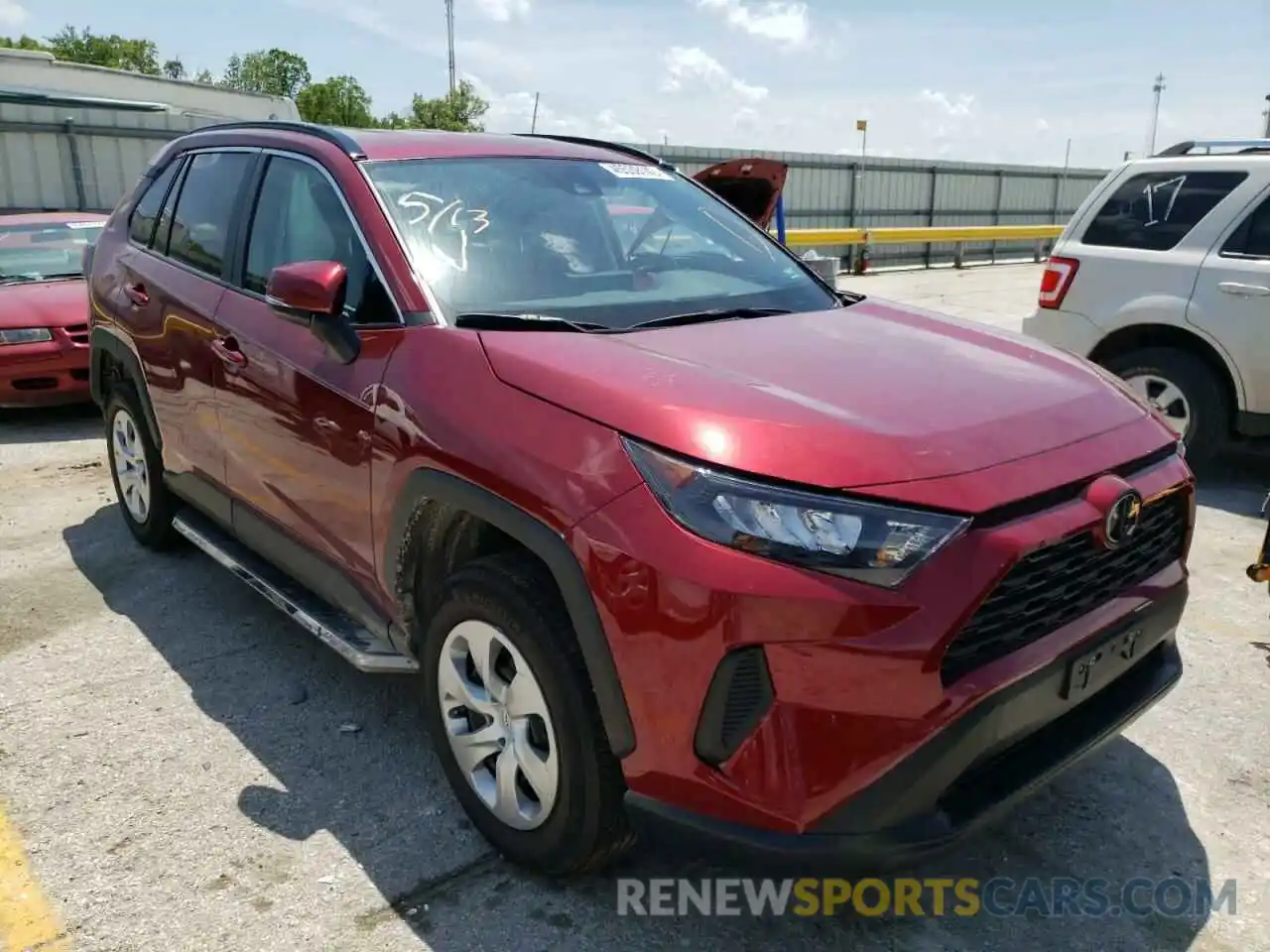 1 Photograph of a damaged car 2T3K1RFV3MW133284 TOYOTA RAV4 2021