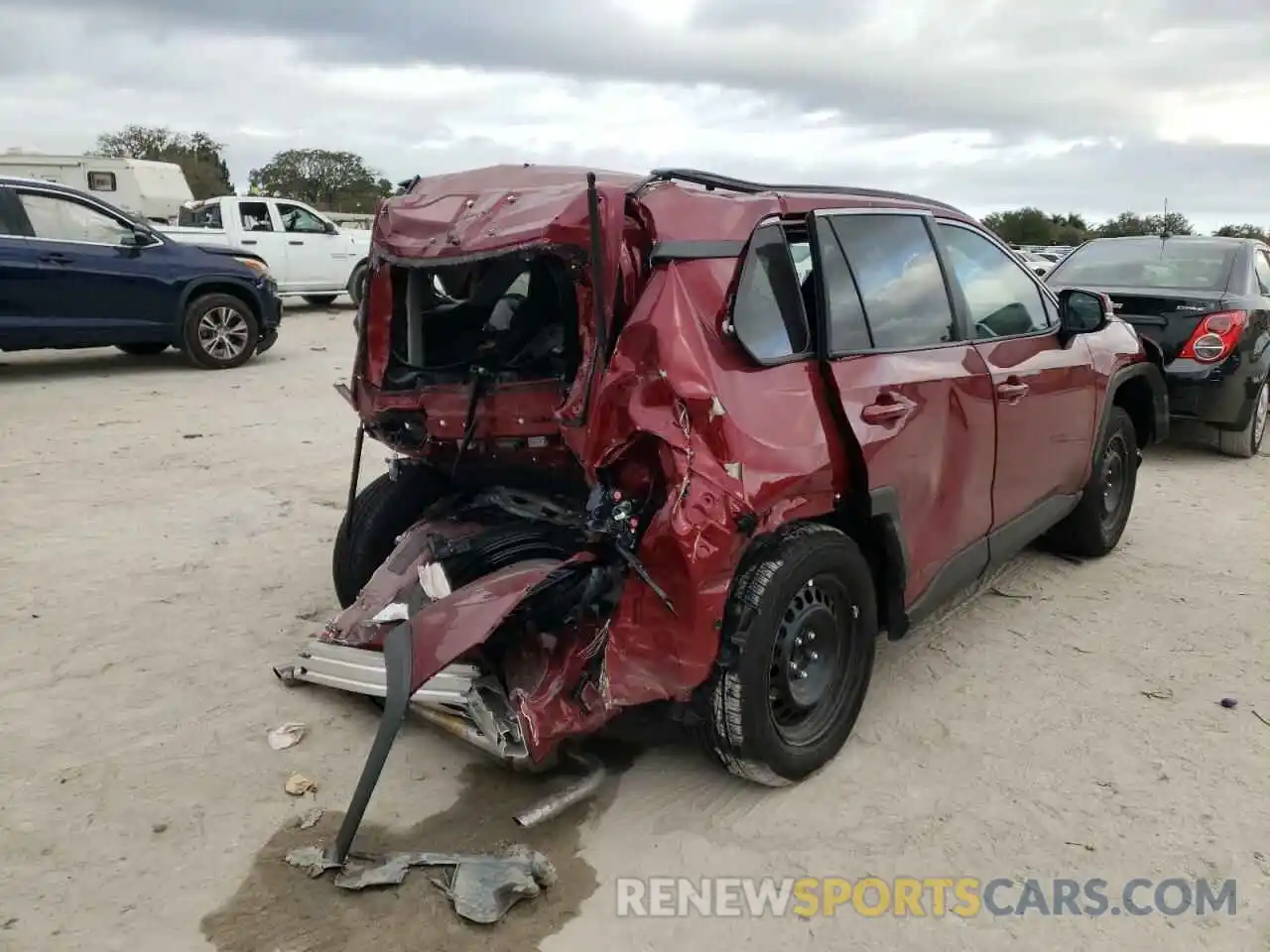 4 Photograph of a damaged car 2T3K1RFV3MW139182 TOYOTA RAV4 2021