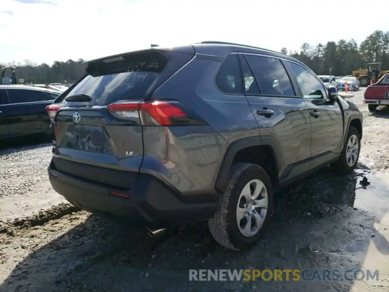 4 Photograph of a damaged car 2T3K1RFV4MC132744 TOYOTA RAV4 2021