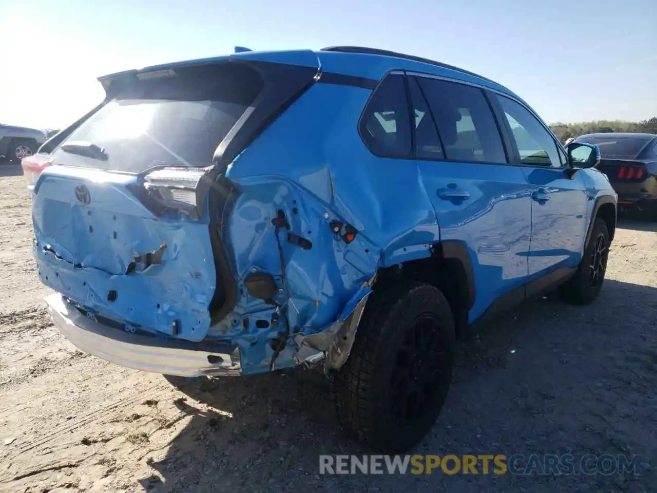 4 Photograph of a damaged car 2T3K1RFV4MW142642 TOYOTA RAV4 2021