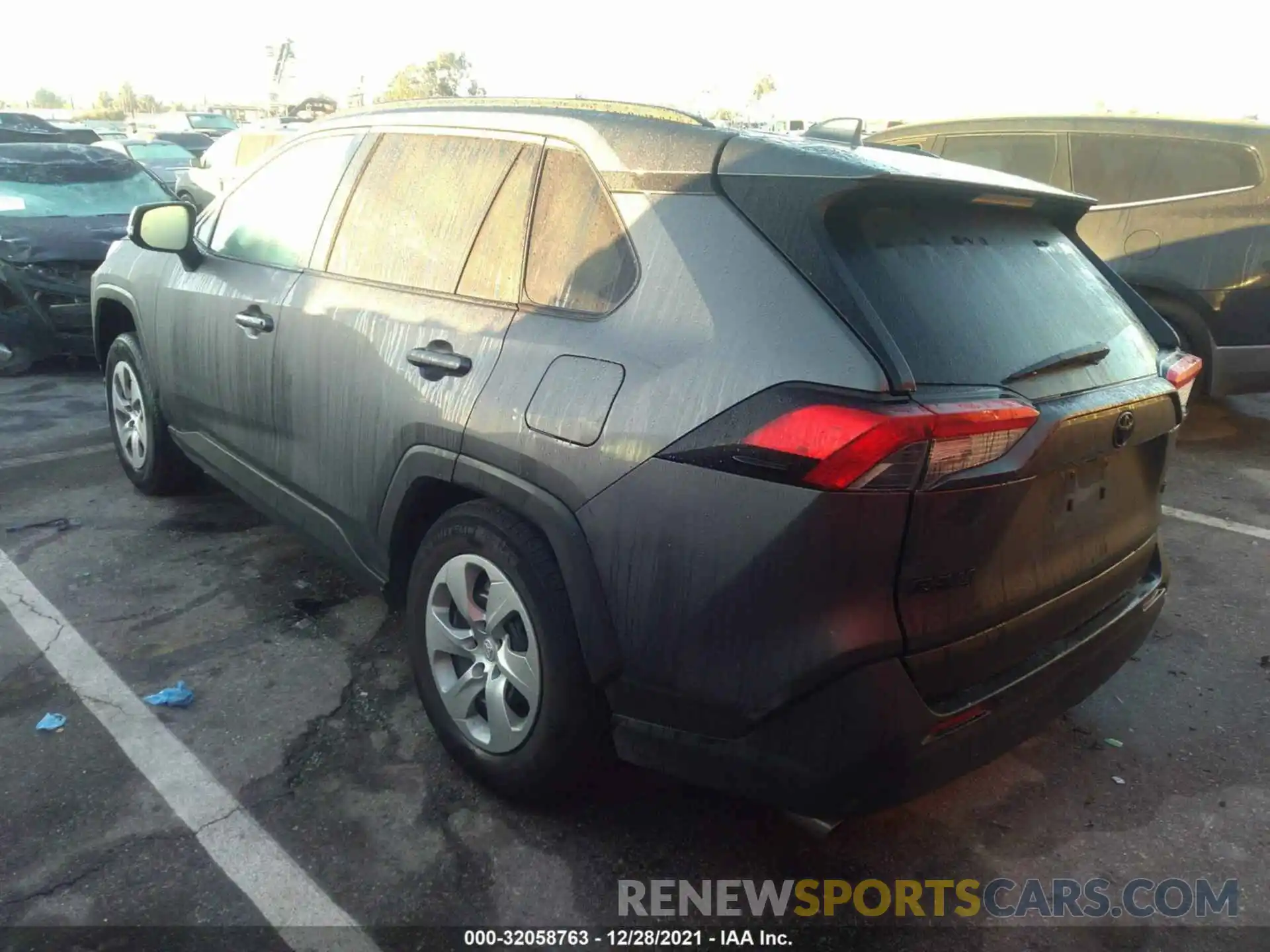 3 Photograph of a damaged car 2T3K1RFV5MC115676 TOYOTA RAV4 2021