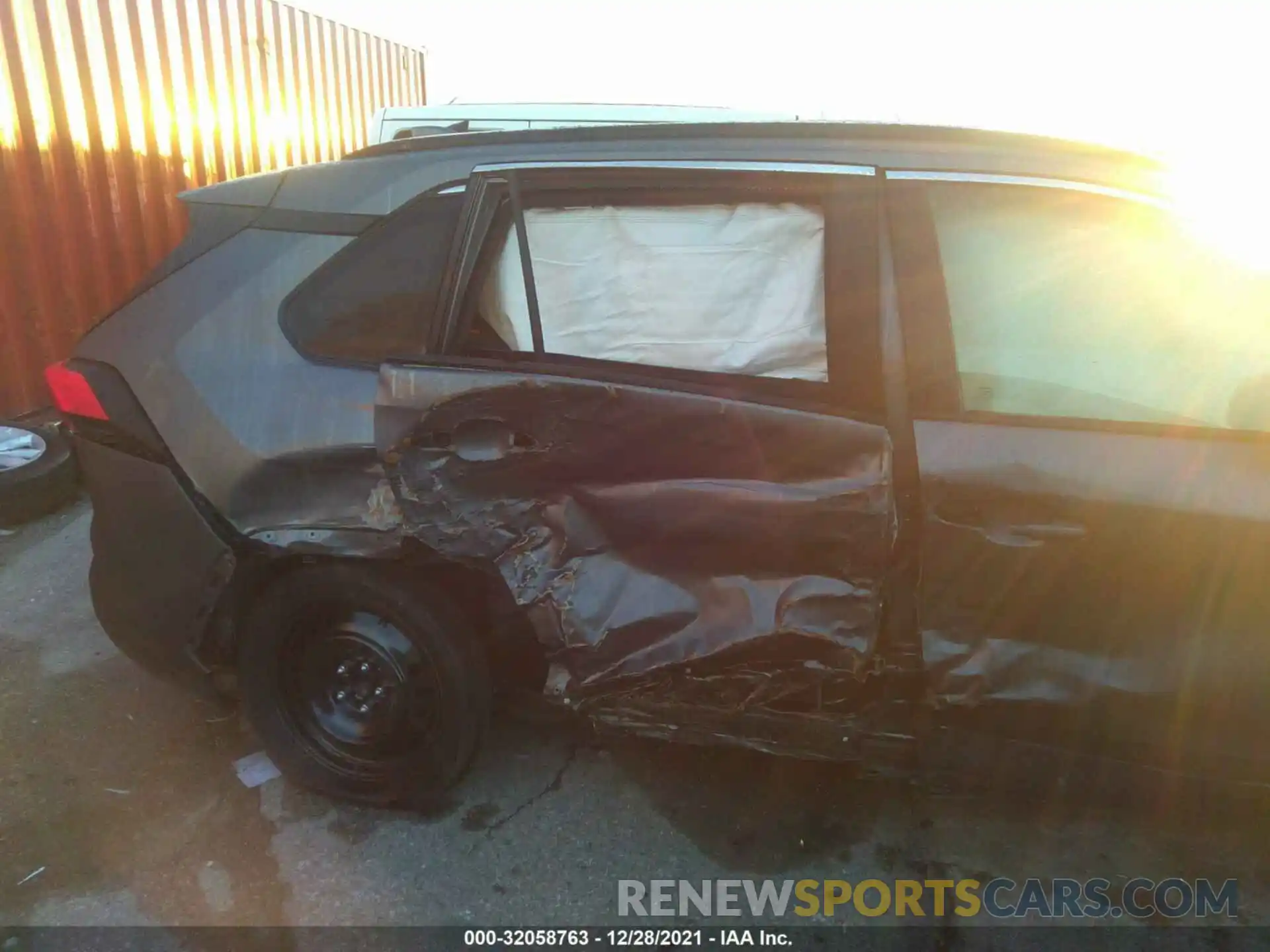 6 Photograph of a damaged car 2T3K1RFV5MC115676 TOYOTA RAV4 2021