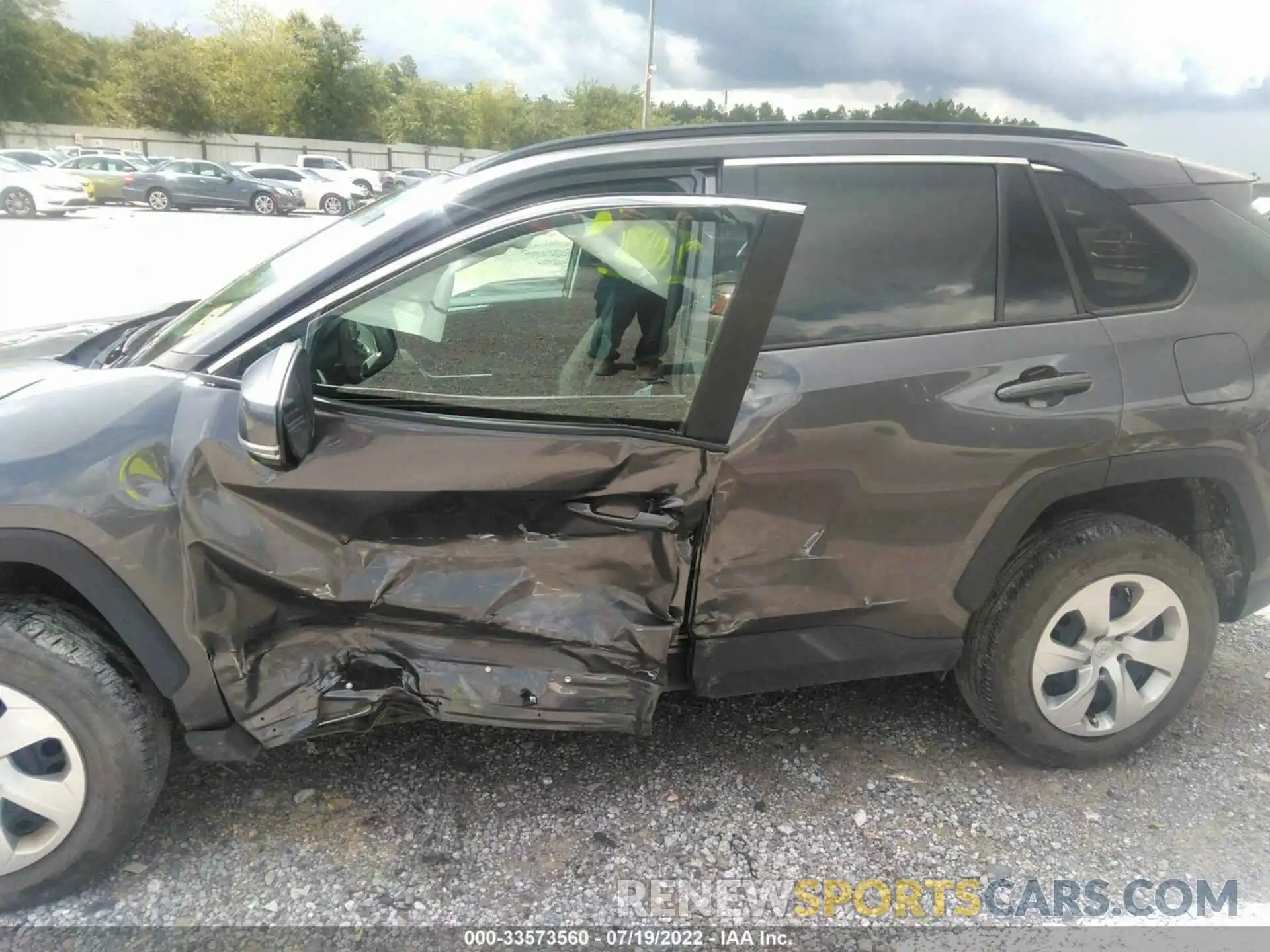 6 Photograph of a damaged car 2T3K1RFV6MC156625 TOYOTA RAV4 2021