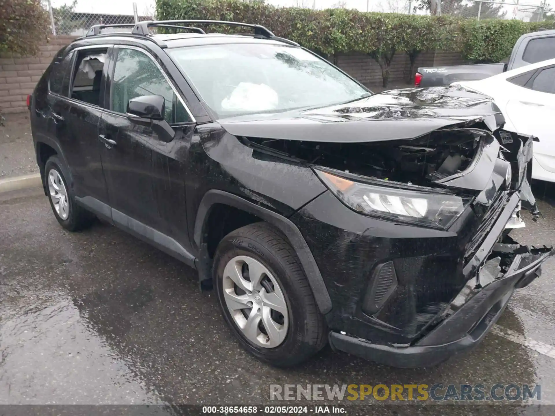 1 Photograph of a damaged car 2T3K1RFV6MC159654 TOYOTA RAV4 2021