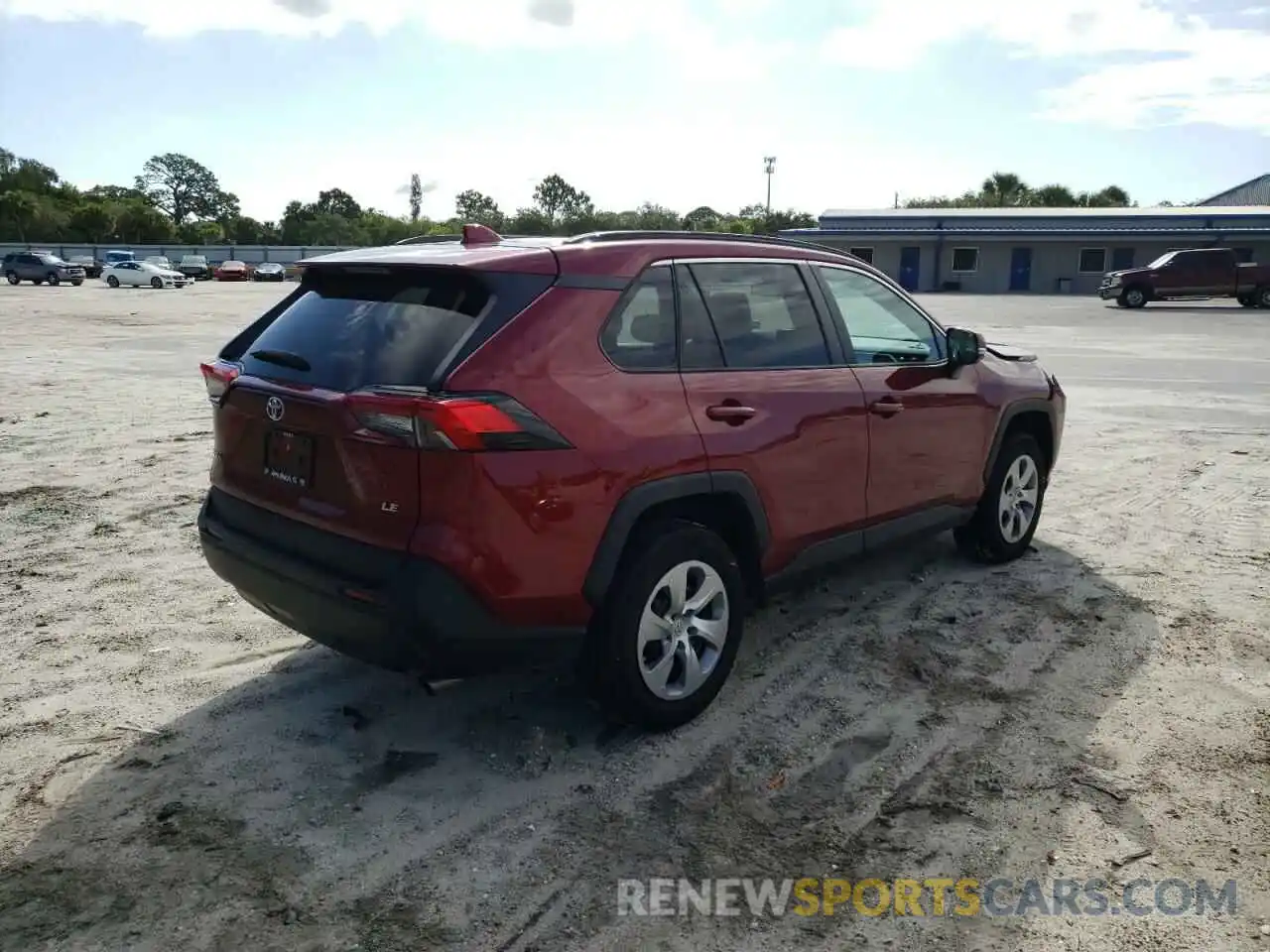 4 Photograph of a damaged car 2T3K1RFV7MW136009 TOYOTA RAV4 2021