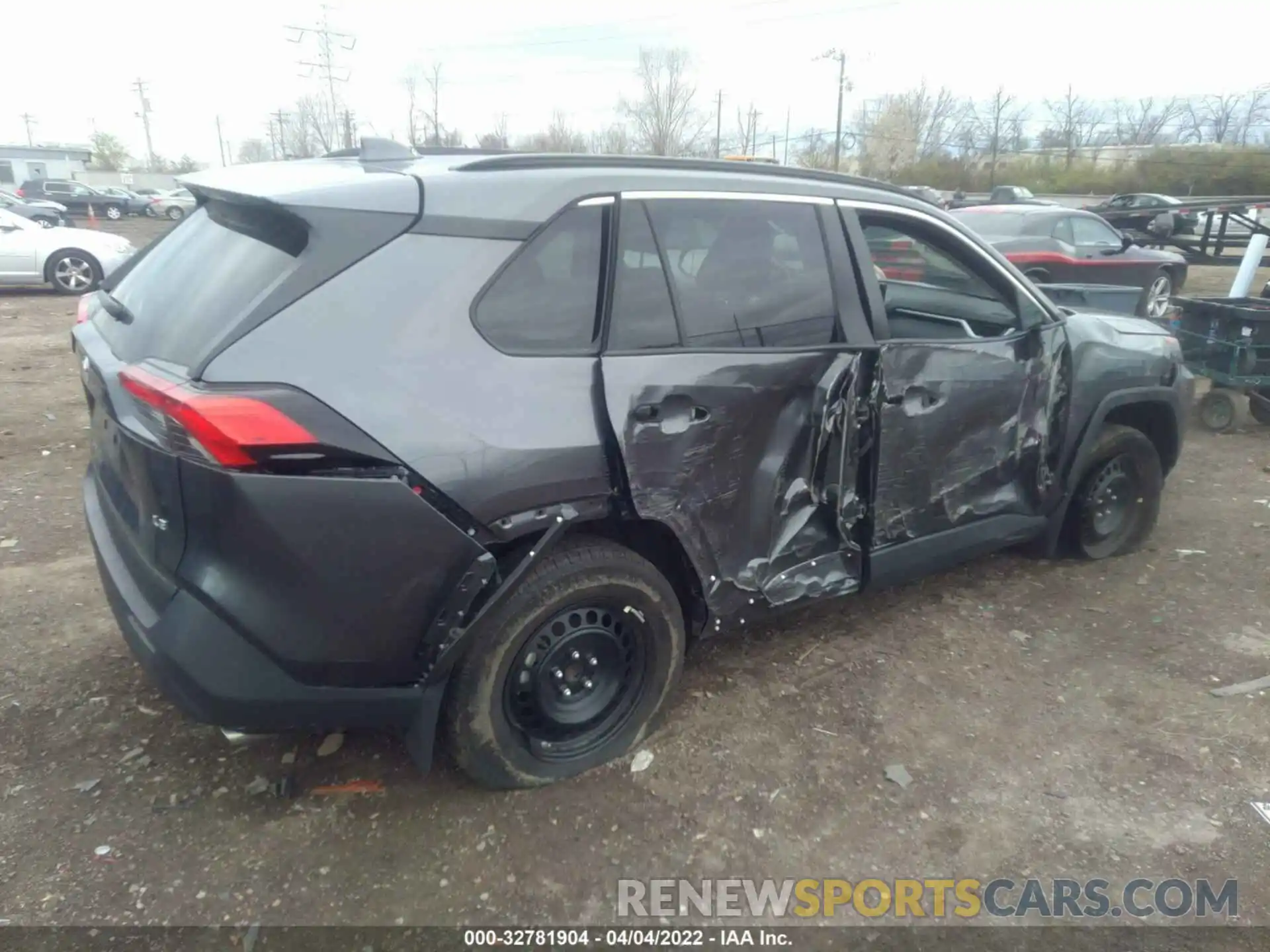 4 Photograph of a damaged car 2T3K1RFV9MC124784 TOYOTA RAV4 2021