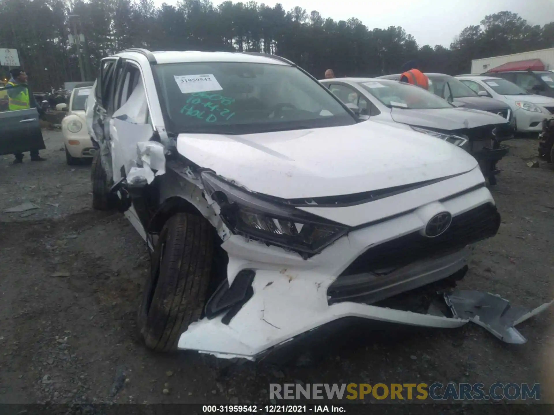 1 Photograph of a damaged car 2T3K1RFV9MC128608 TOYOTA RAV4 2021