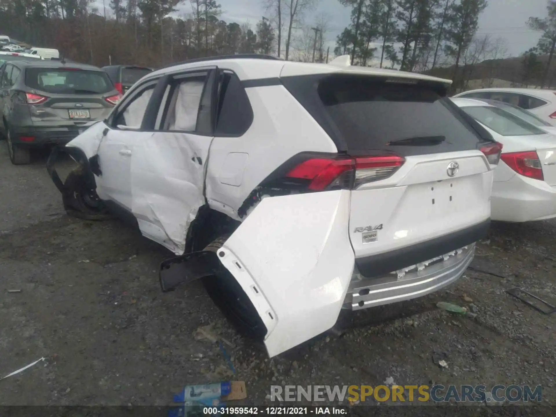 3 Photograph of a damaged car 2T3K1RFV9MC128608 TOYOTA RAV4 2021