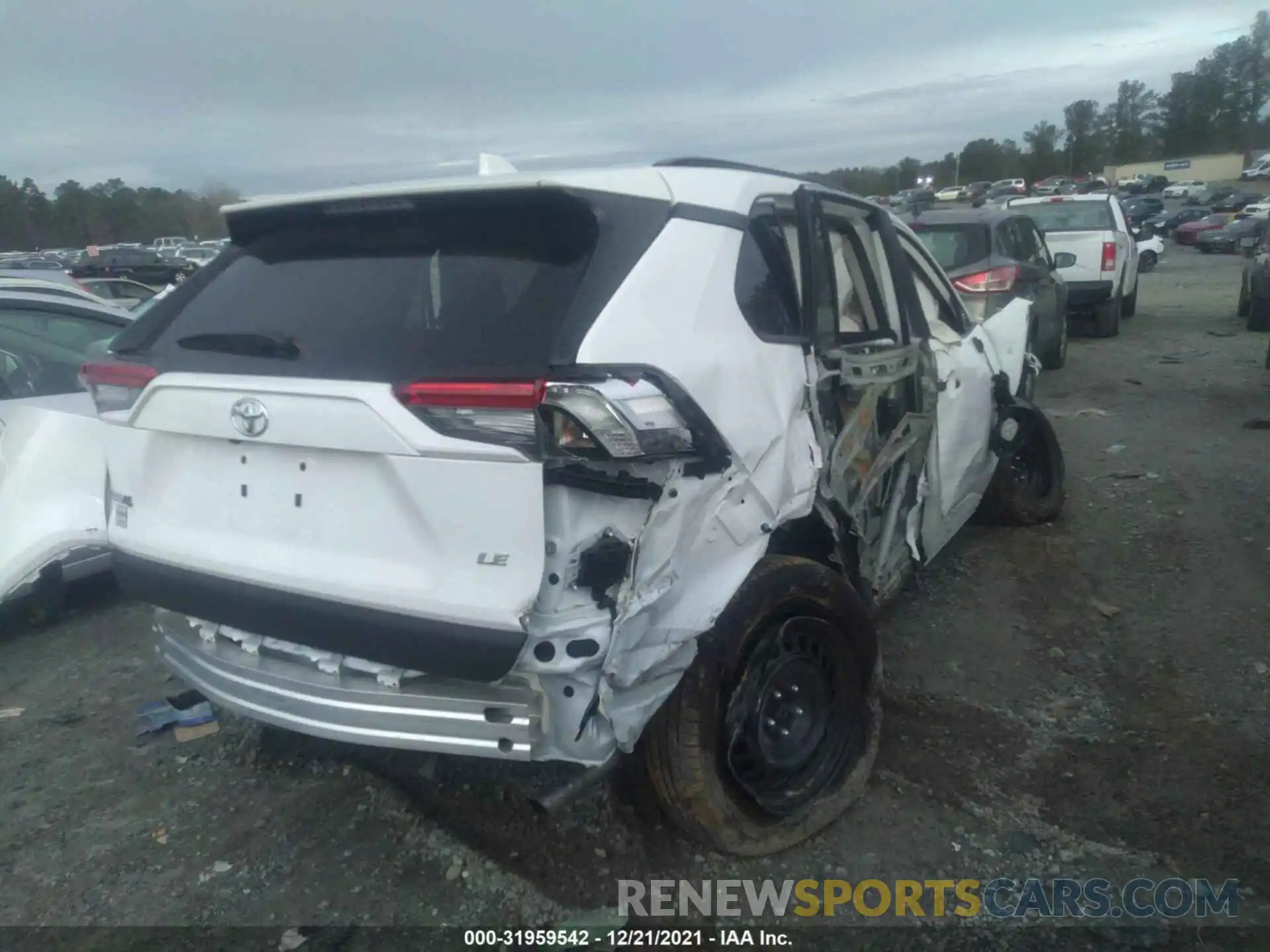 4 Photograph of a damaged car 2T3K1RFV9MC128608 TOYOTA RAV4 2021