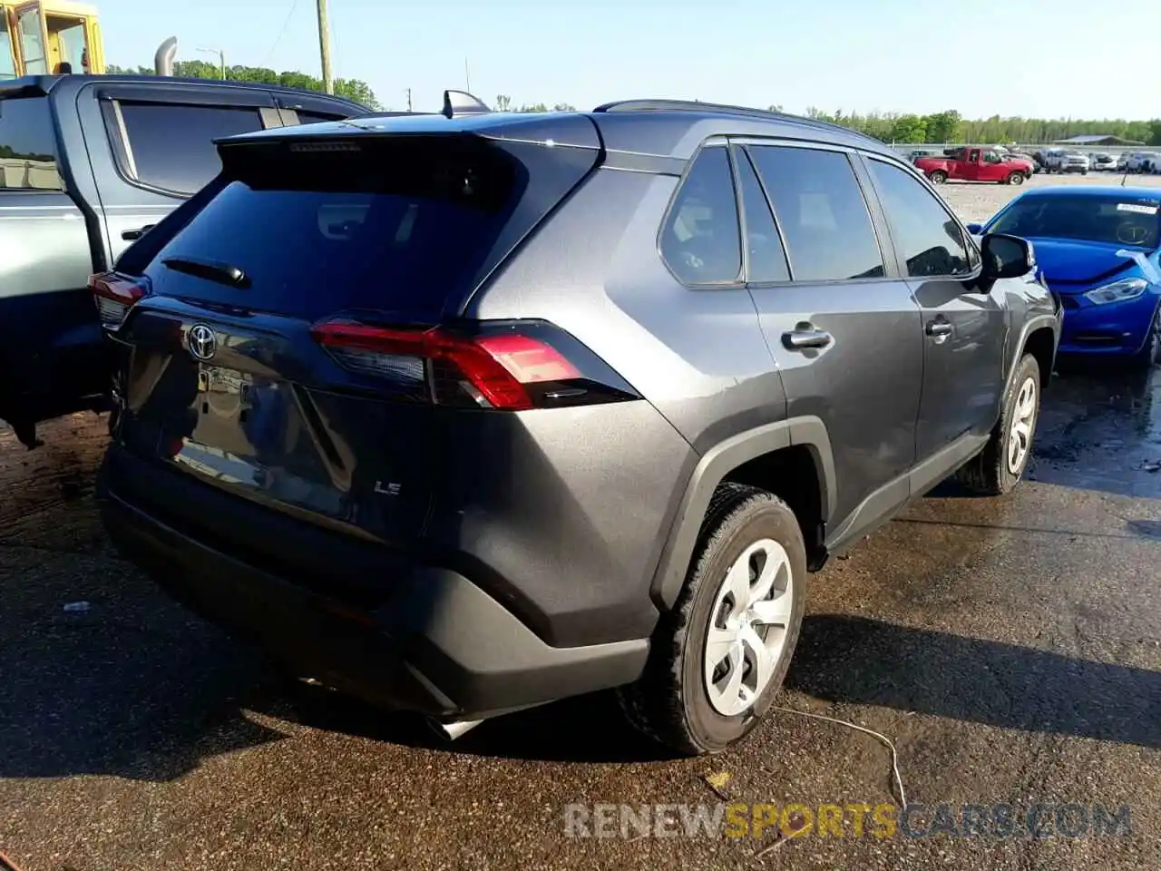 4 Photograph of a damaged car 2T3K1RFVXMC088006 TOYOTA RAV4 2021