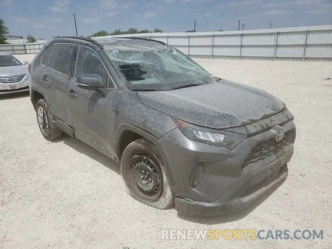 1 Photograph of a damaged car 2T3K1RFVXMW153208 TOYOTA RAV4 2021