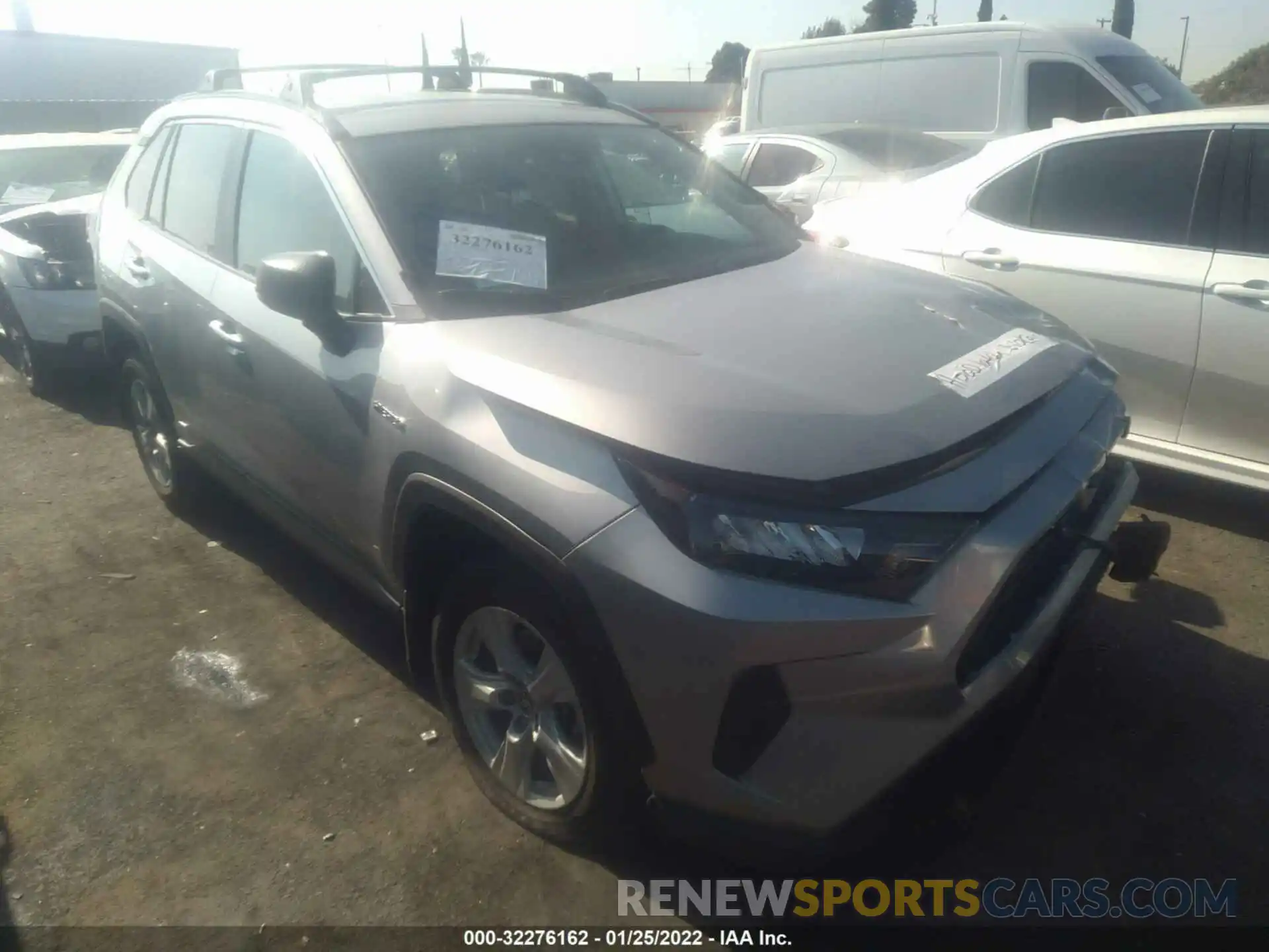 1 Photograph of a damaged car 2T3L6RFV1MW014431 TOYOTA RAV4 2021