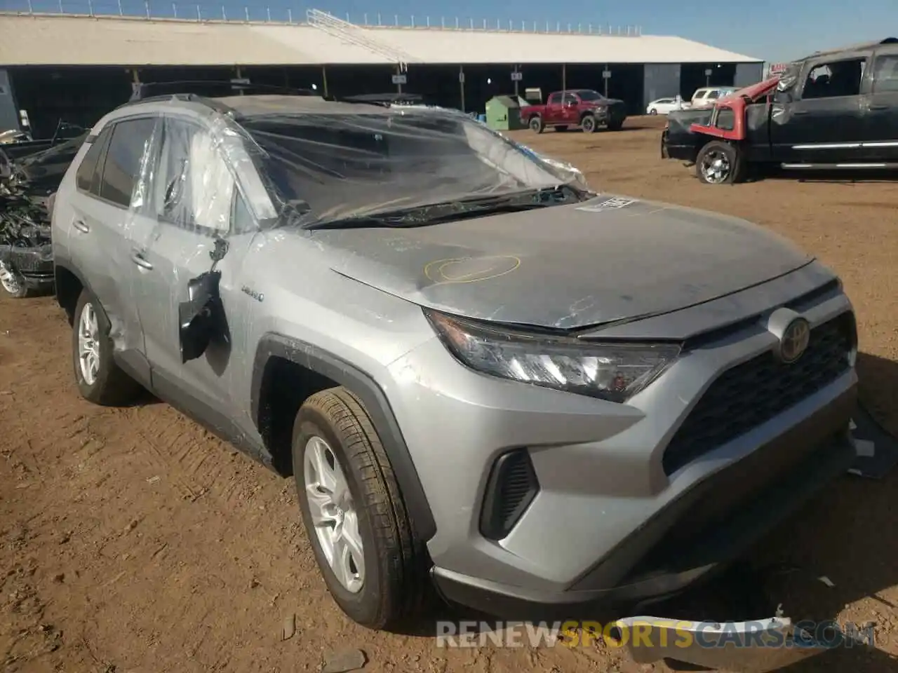 1 Photograph of a damaged car 2T3L6RFV4MW009630 TOYOTA RAV4 2021