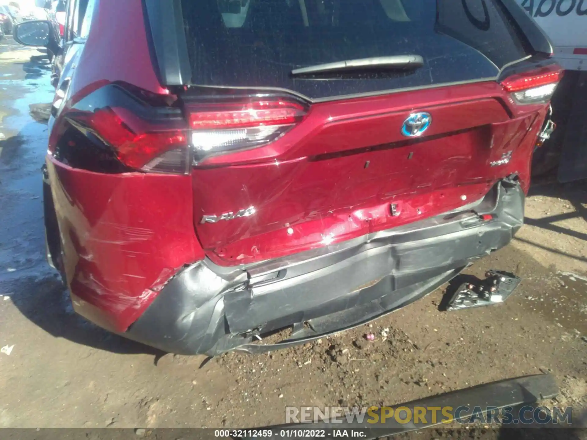 6 Photograph of a damaged car 2T3L6RFV6MW010732 TOYOTA RAV4 2021