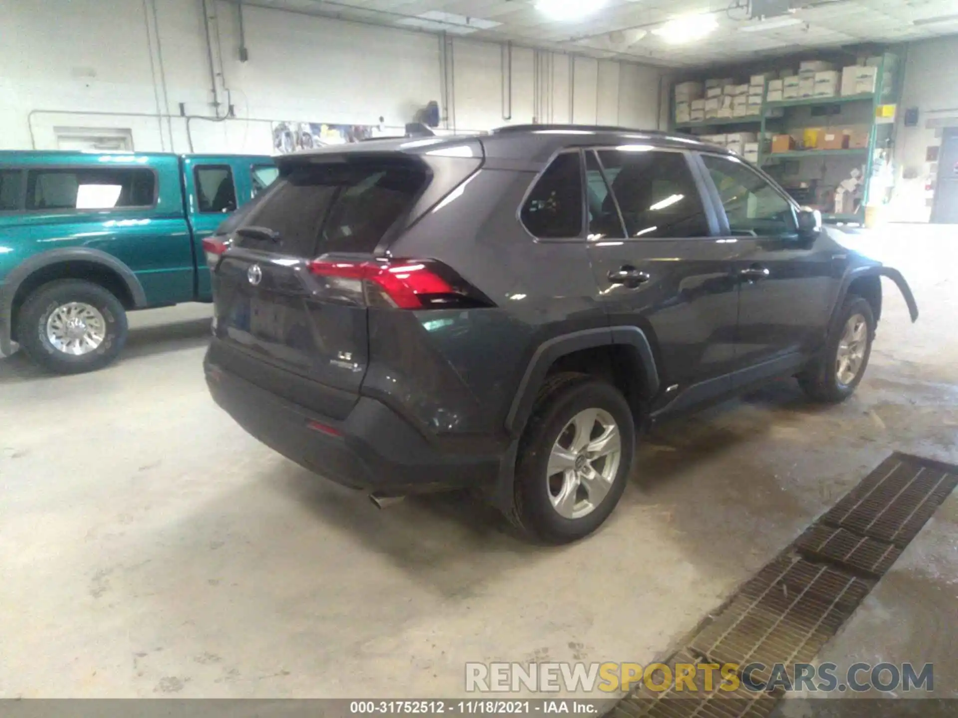 4 Photograph of a damaged car 2T3L6RFV7MW005345 TOYOTA RAV4 2021