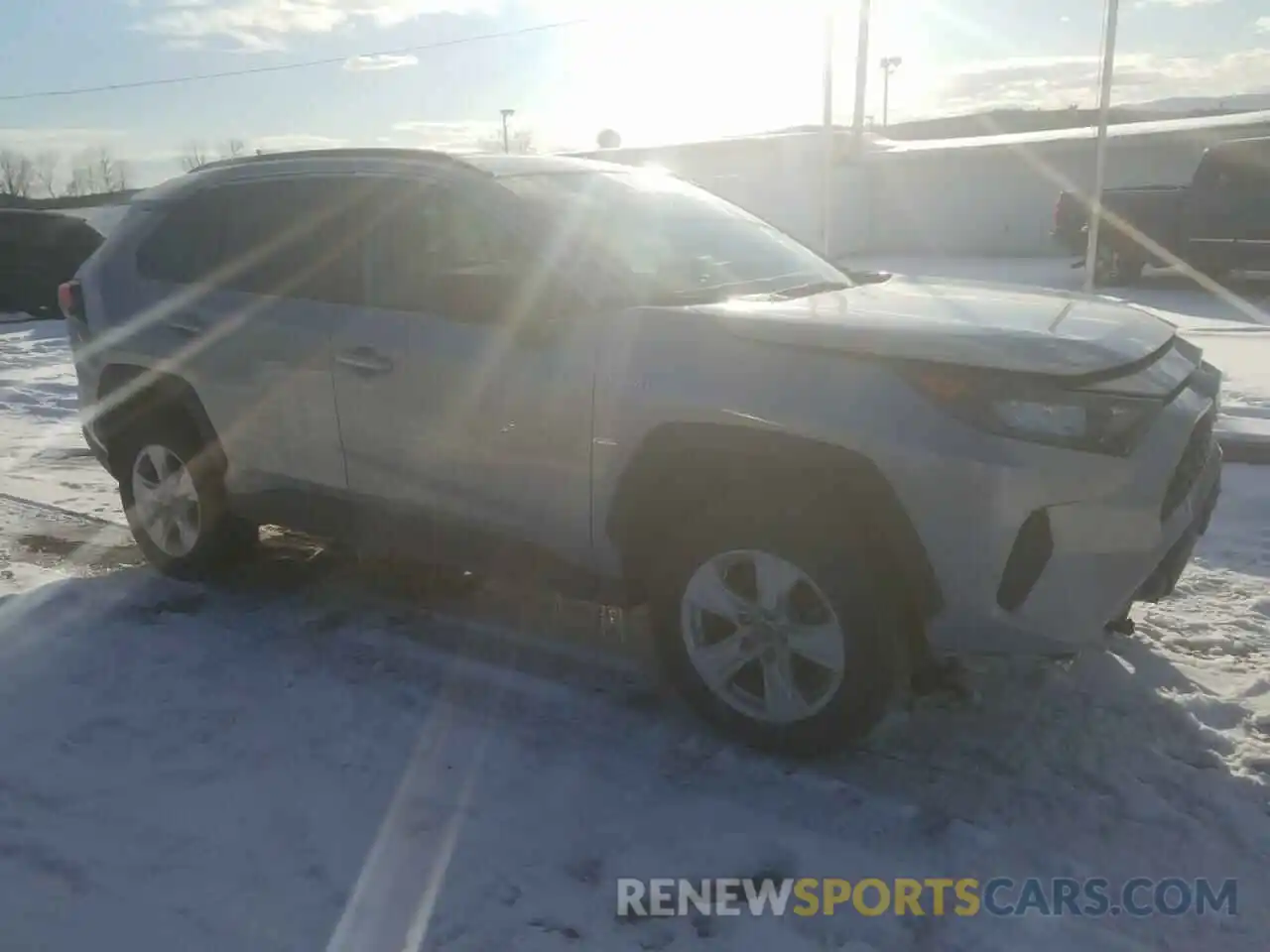 1 Photograph of a damaged car 2T3L6RFV7MW009587 TOYOTA RAV4 2021