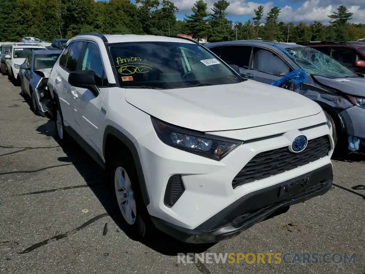 1 Photograph of a damaged car 2T3L6RFVXMW004917 TOYOTA RAV4 2021