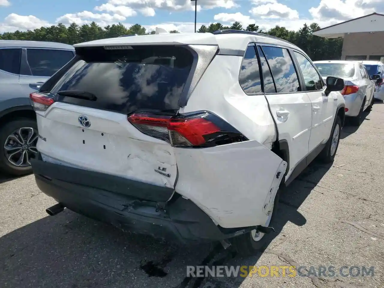 4 Photograph of a damaged car 2T3L6RFVXMW004917 TOYOTA RAV4 2021