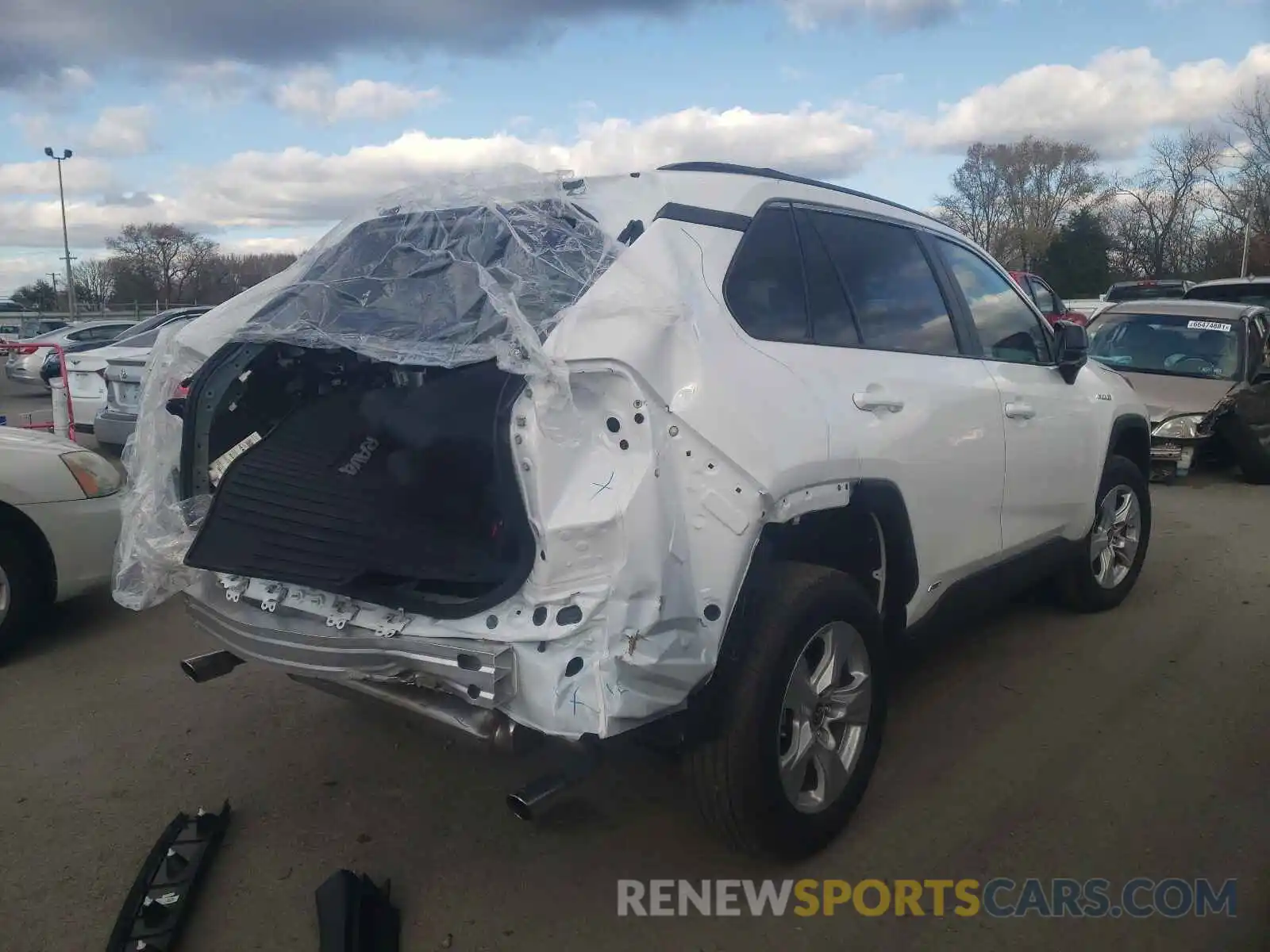 4 Photograph of a damaged car 2T3LWRFV1MW120278 TOYOTA RAV4 2021