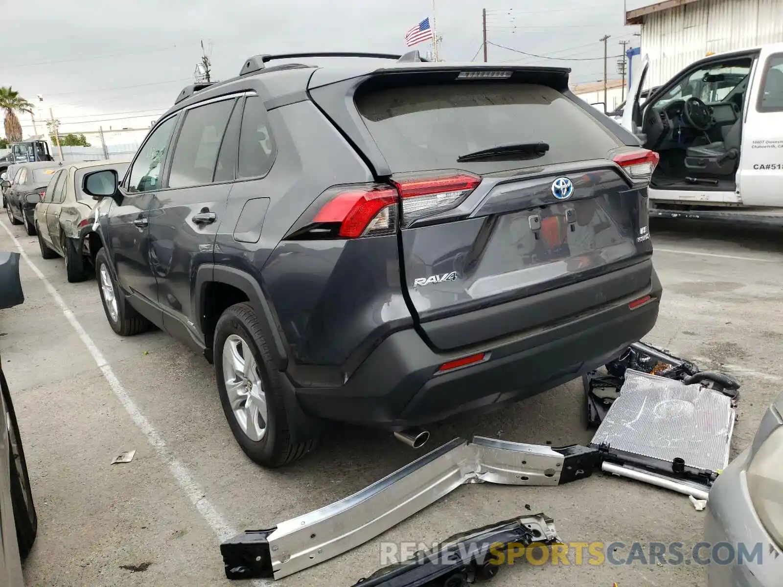 3 Photograph of a damaged car 2T3LWRFV2MW111072 TOYOTA RAV4 2021