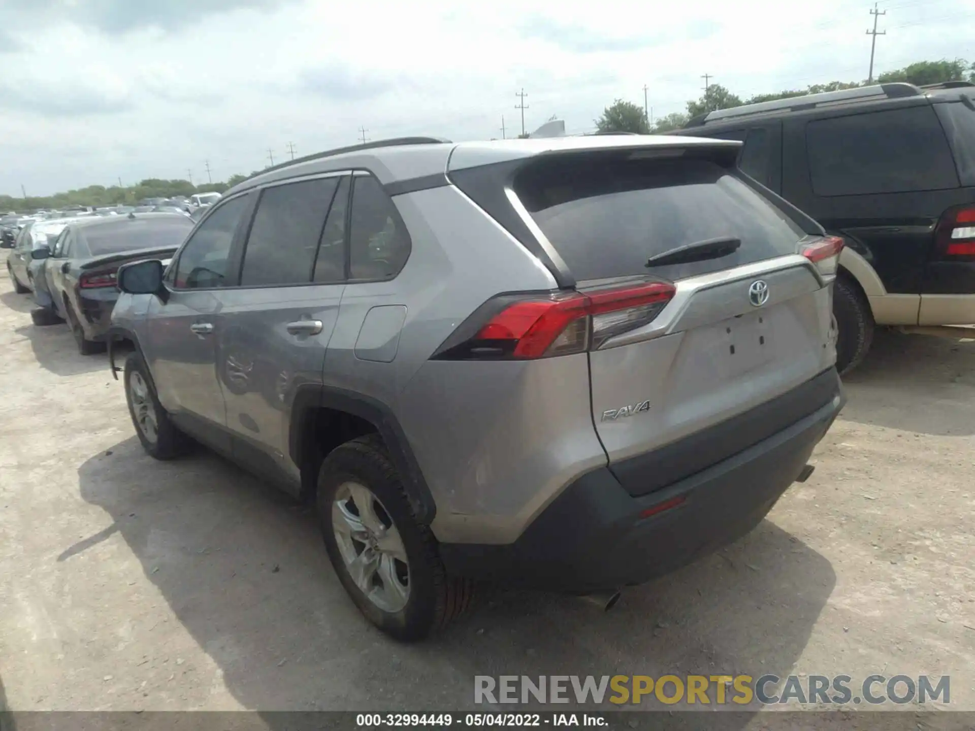 3 Photograph of a damaged car 2T3LWRFV2MW111458 TOYOTA RAV4 2021