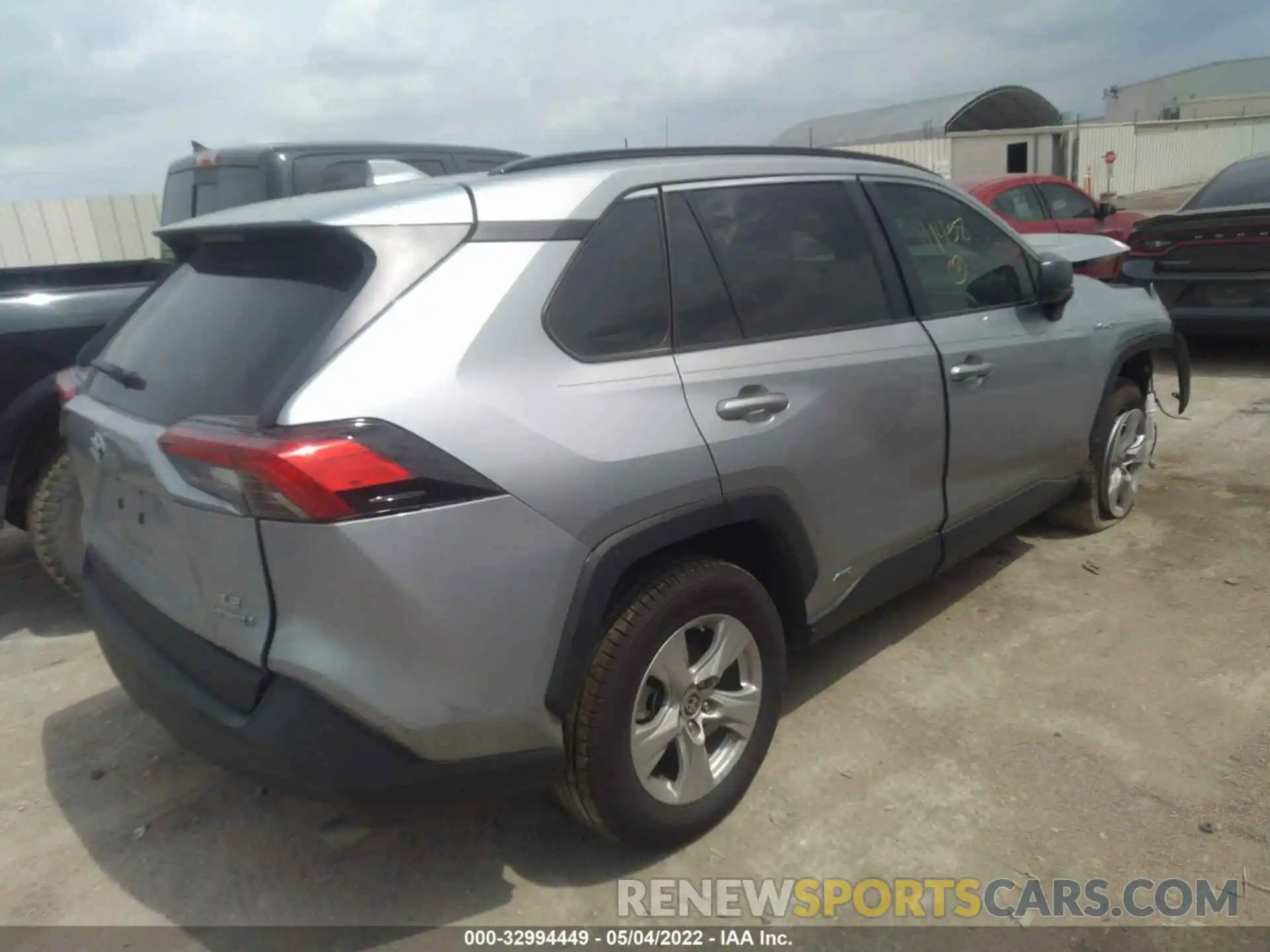 4 Photograph of a damaged car 2T3LWRFV2MW111458 TOYOTA RAV4 2021