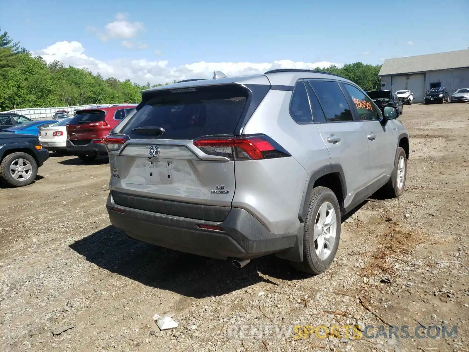 4 Photograph of a damaged car 2T3LWRFV7MW113156 TOYOTA RAV4 2021