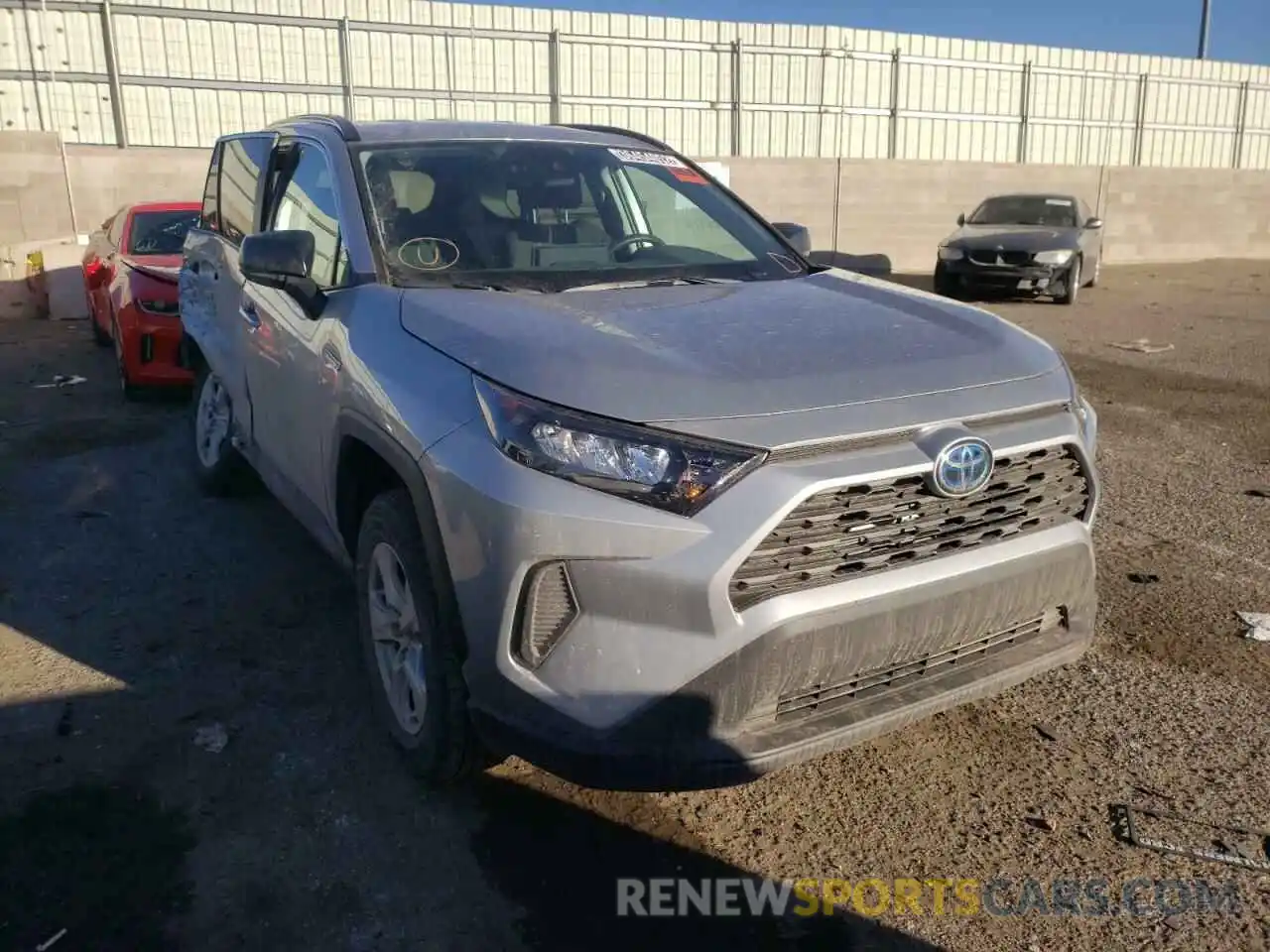 1 Photograph of a damaged car 2T3LWRFV7MW127641 TOYOTA RAV4 2021