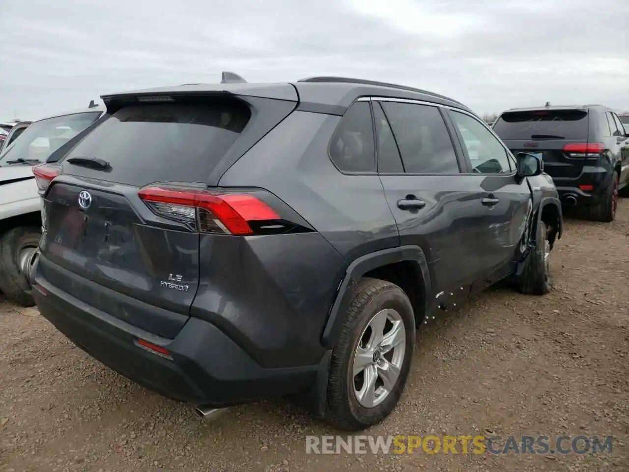 4 Photograph of a damaged car 2T3LWRFV9MW116396 TOYOTA RAV4 2021