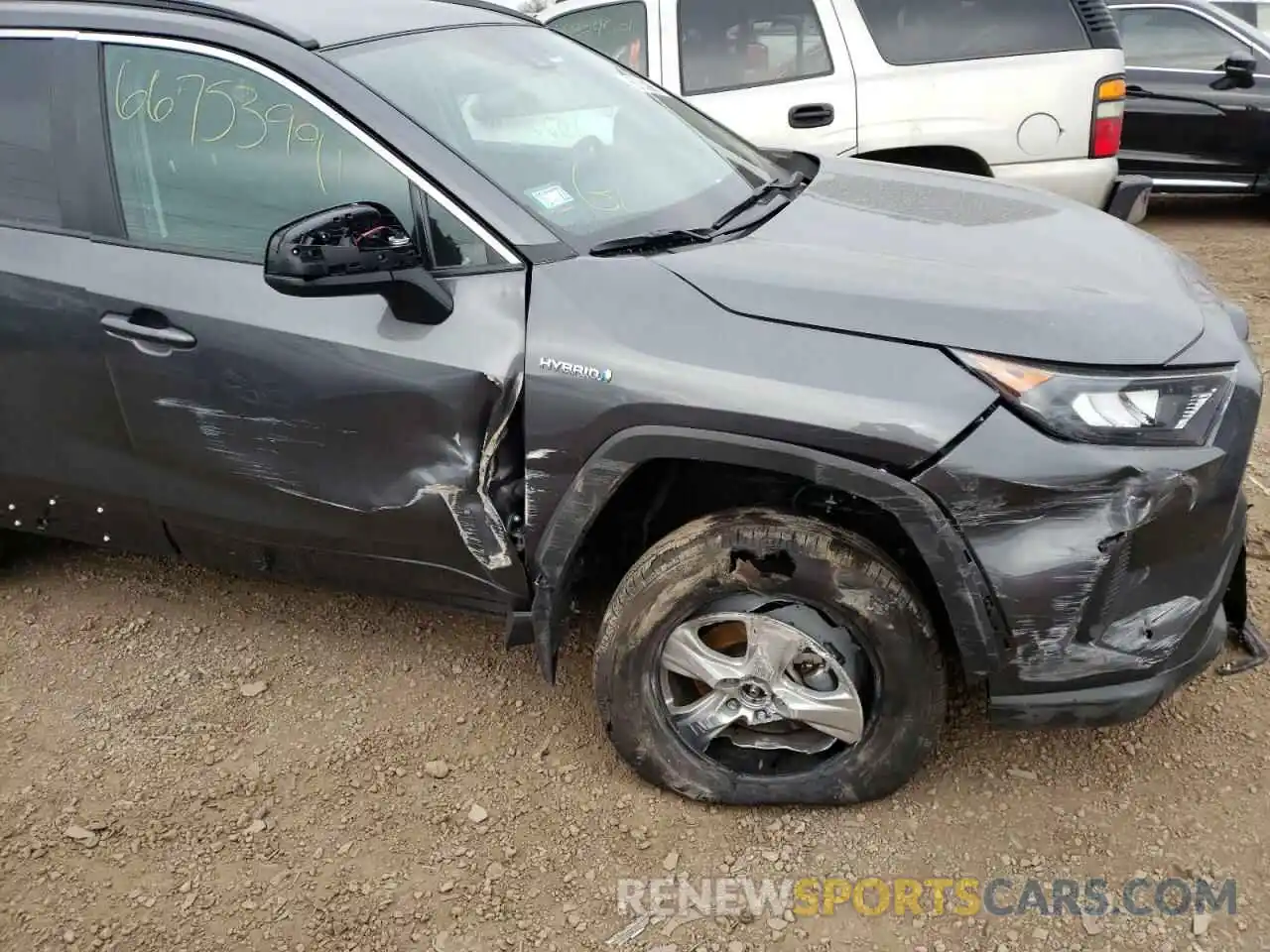 9 Photograph of a damaged car 2T3LWRFV9MW116396 TOYOTA RAV4 2021