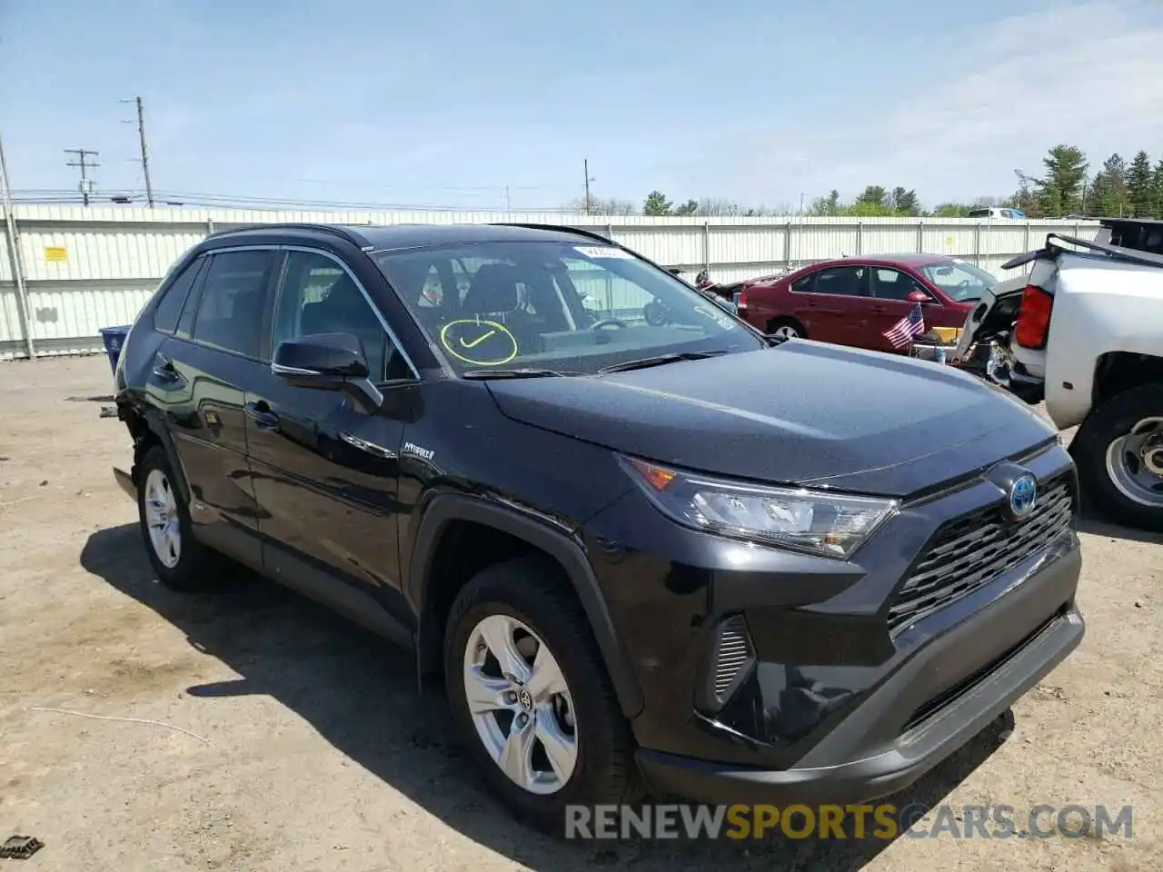 1 Photograph of a damaged car 2T3M6RFV2MW017312 TOYOTA RAV4 2021