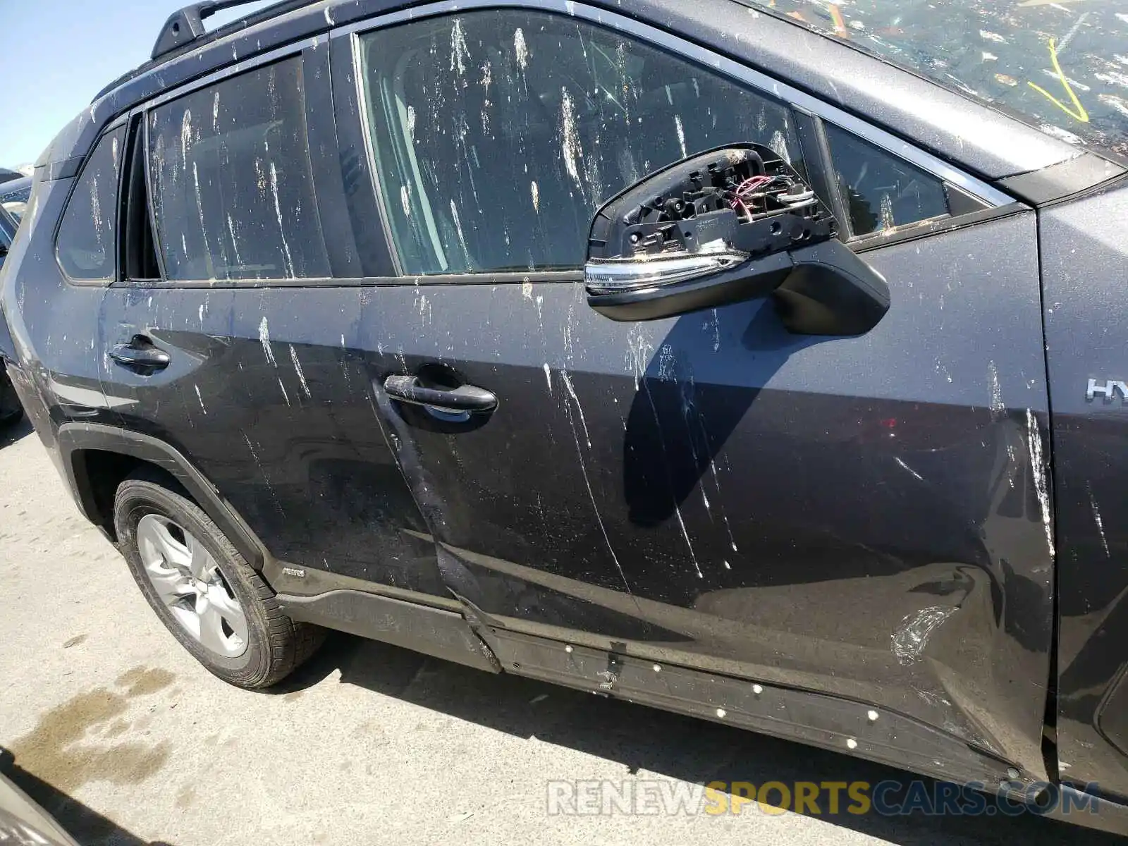 9 Photograph of a damaged car 2T3M6RFVXMW019275 TOYOTA RAV4 2021