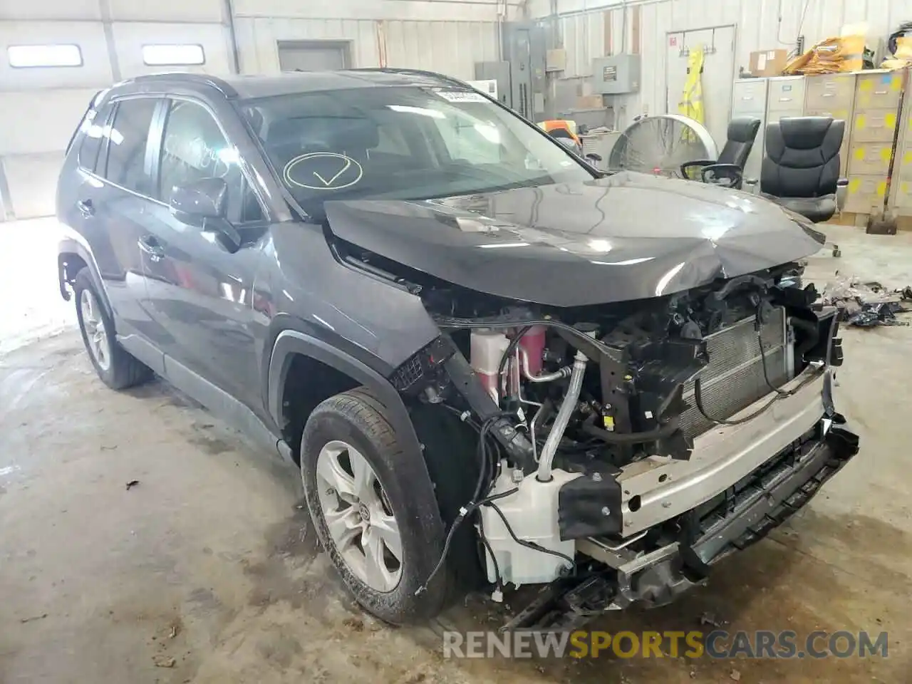 1 Photograph of a damaged car 2T3MWRFV0MW121801 TOYOTA RAV4 2021