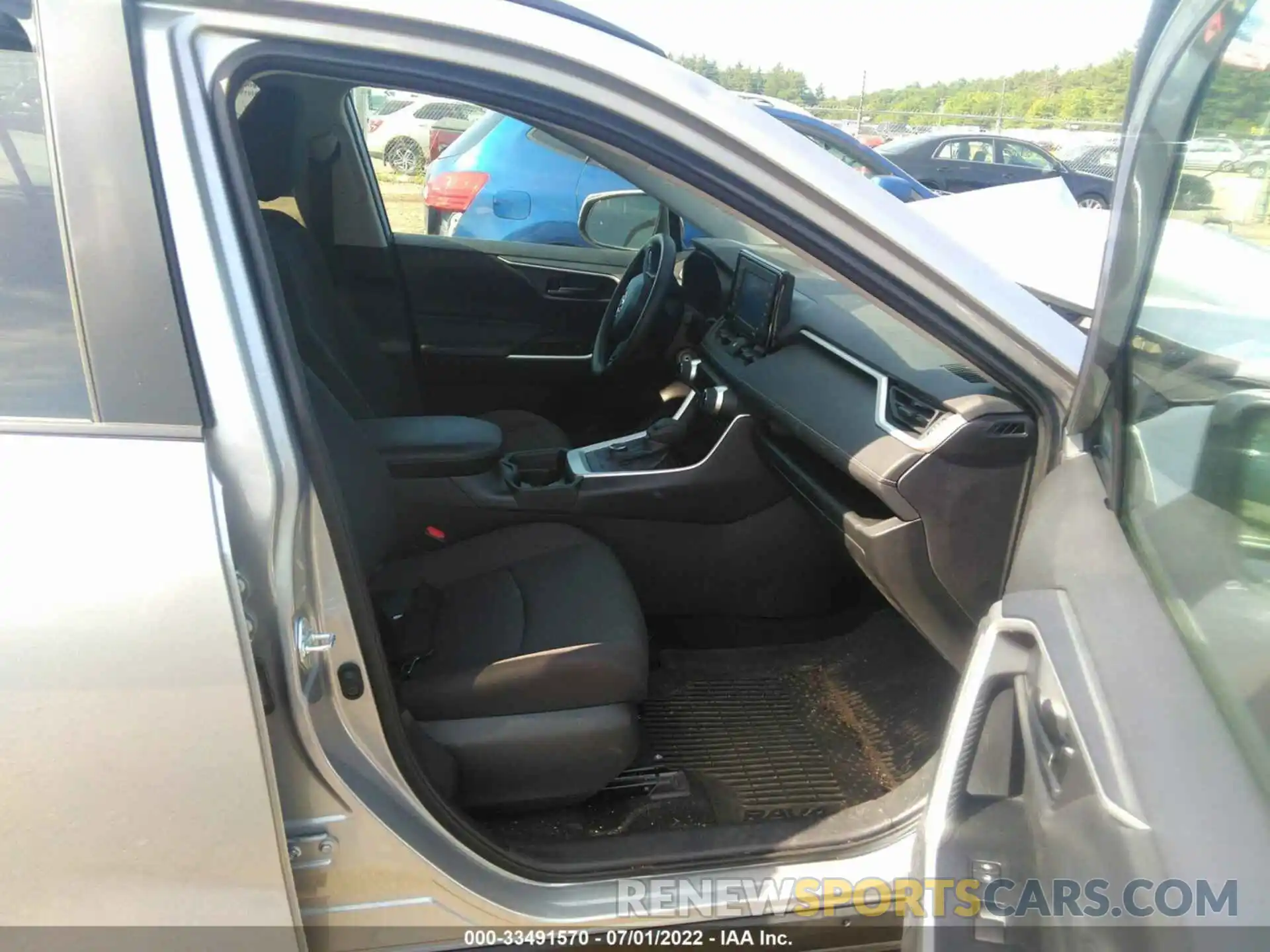 5 Photograph of a damaged car 2T3MWRFV3MW115331 TOYOTA RAV4 2021