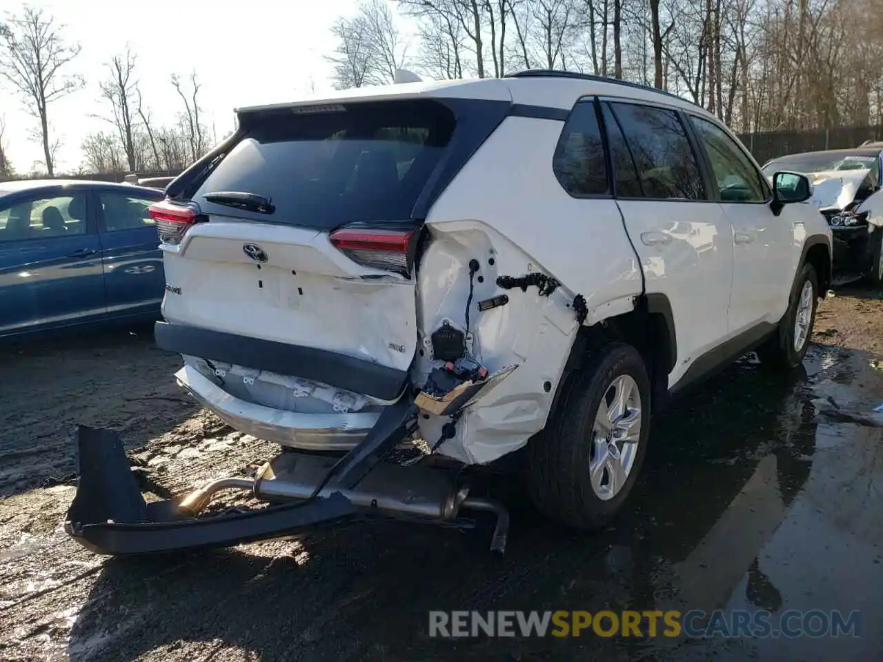 4 Photograph of a damaged car 2T3MWRFV4MW121106 TOYOTA RAV4 2021