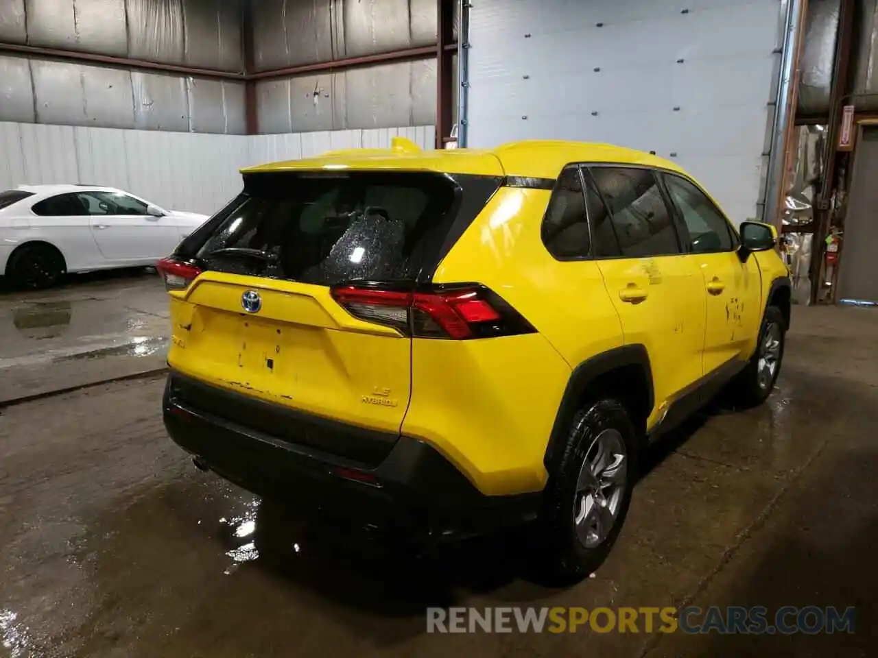 4 Photograph of a damaged car 2T3MWRFV9MW112093 TOYOTA RAV4 2021