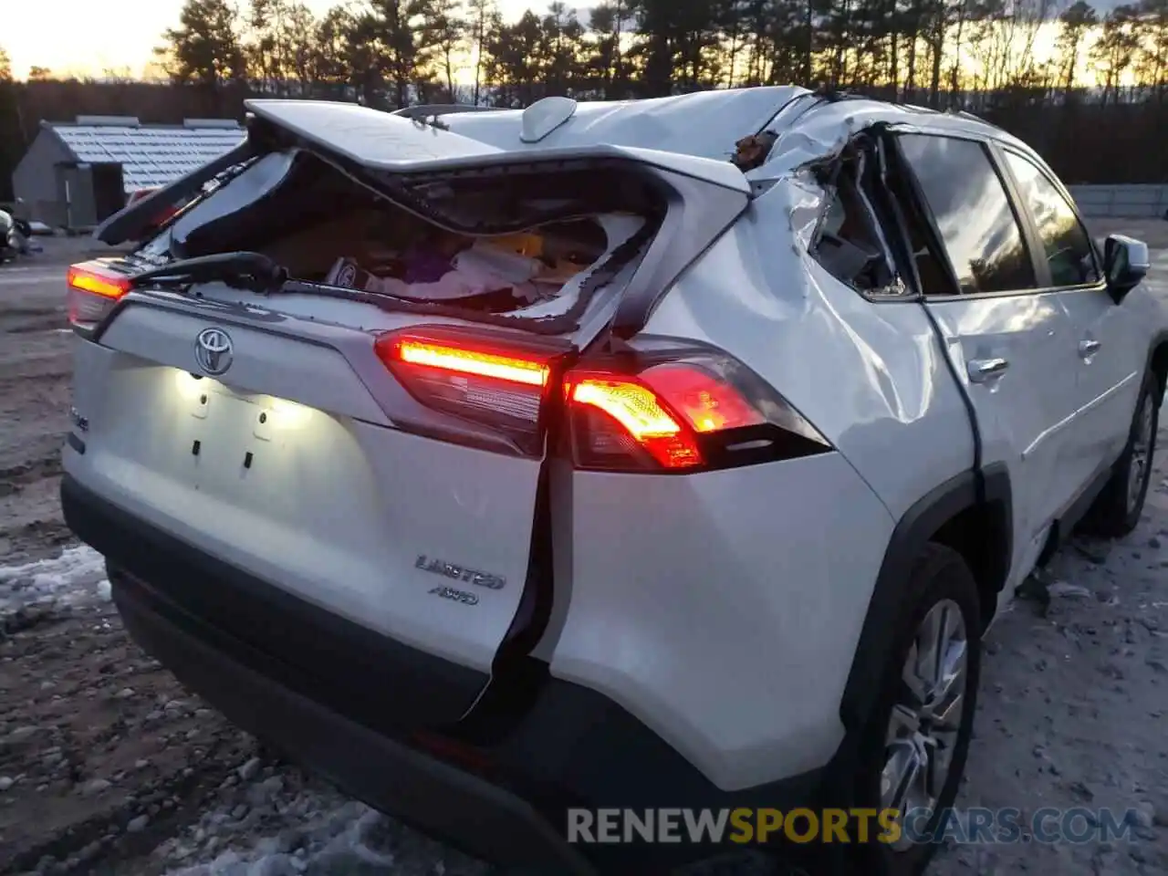 9 Photograph of a damaged car 2T3N1RFV0MW203367 TOYOTA RAV4 2021