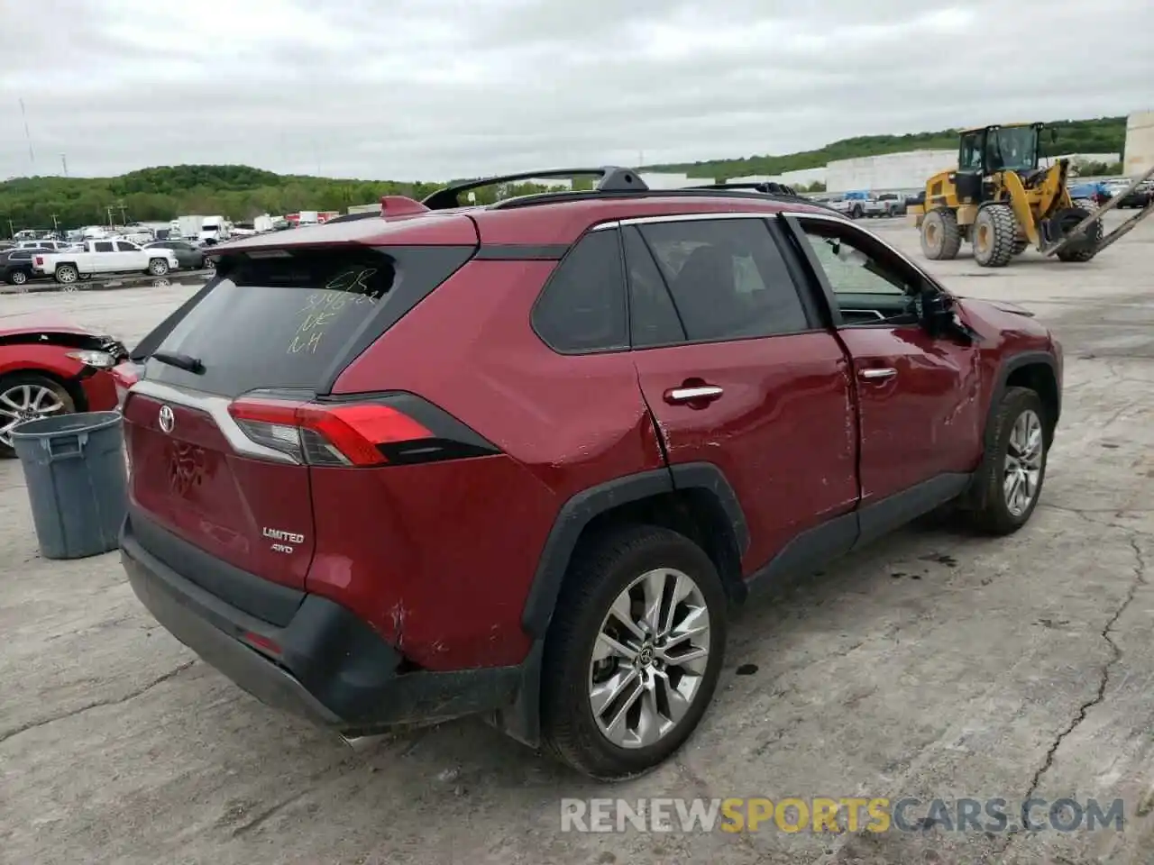 4 Photograph of a damaged car 2T3N1RFV4MW230863 TOYOTA RAV4 2021