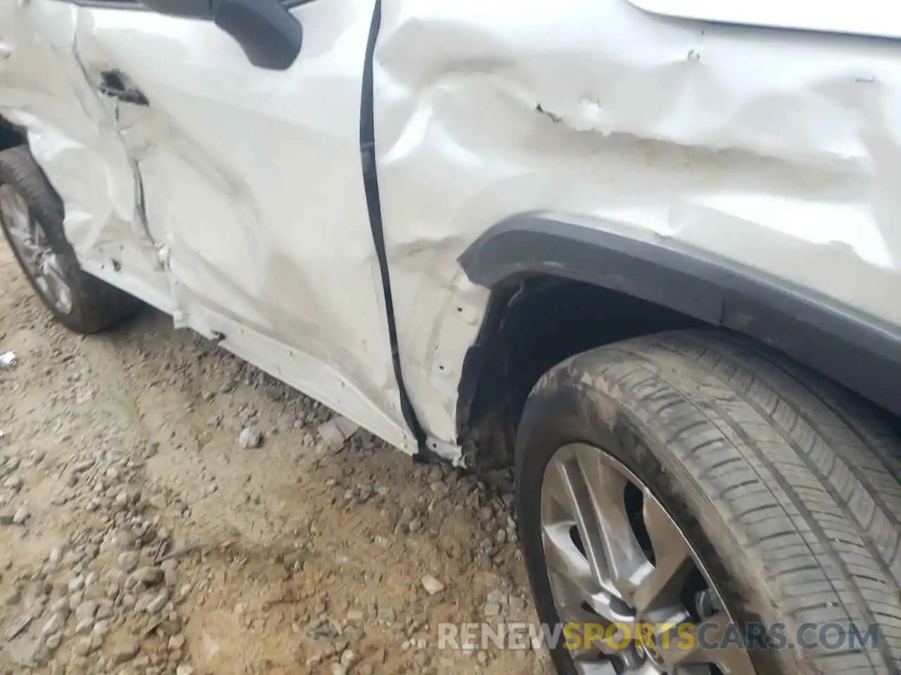 9 Photograph of a damaged car 2T3N1RFV6MW186834 TOYOTA RAV4 2021