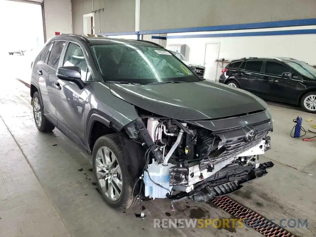 1 Photograph of a damaged car 2T3N1RFV7MC195575 TOYOTA RAV4 2021