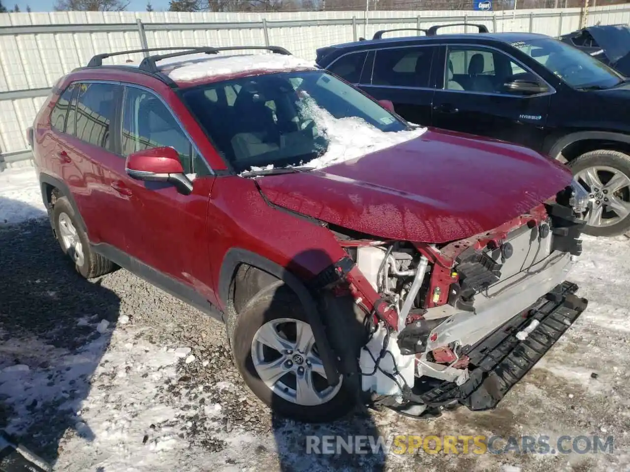 1 Photograph of a damaged car 2T3P1RFV0MC141981 TOYOTA RAV4 2021