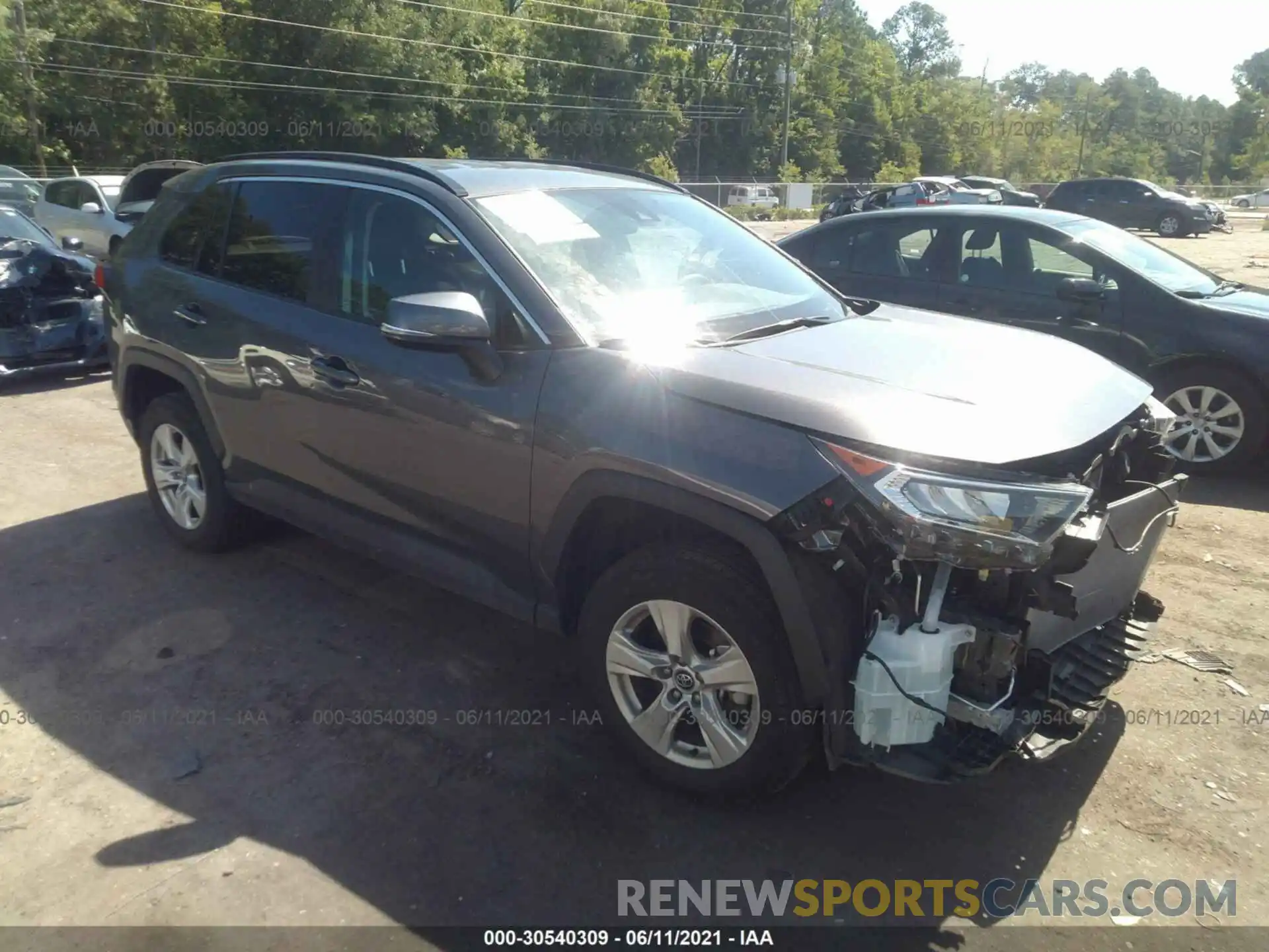 1 Photograph of a damaged car 2T3P1RFV0MC142550 TOYOTA RAV4 2021