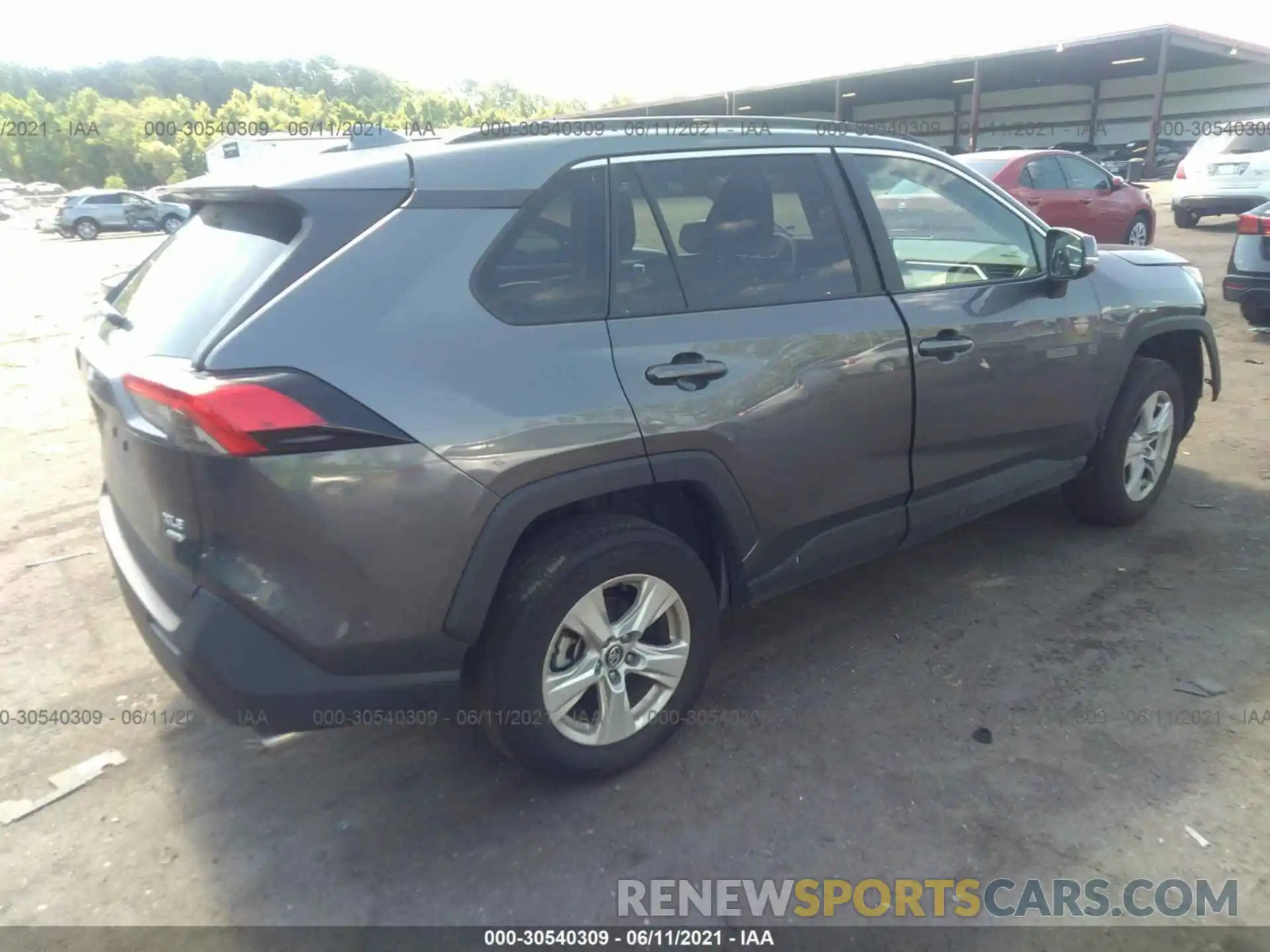 4 Photograph of a damaged car 2T3P1RFV0MC142550 TOYOTA RAV4 2021