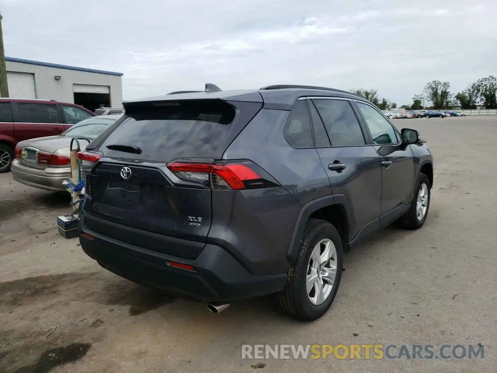 4 Photograph of a damaged car 2T3P1RFV0MC144542 TOYOTA RAV4 2021