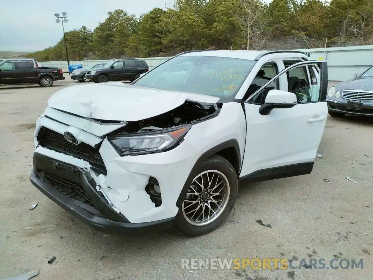 2 Photograph of a damaged car 2T3P1RFV0MC159011 TOYOTA RAV4 2021