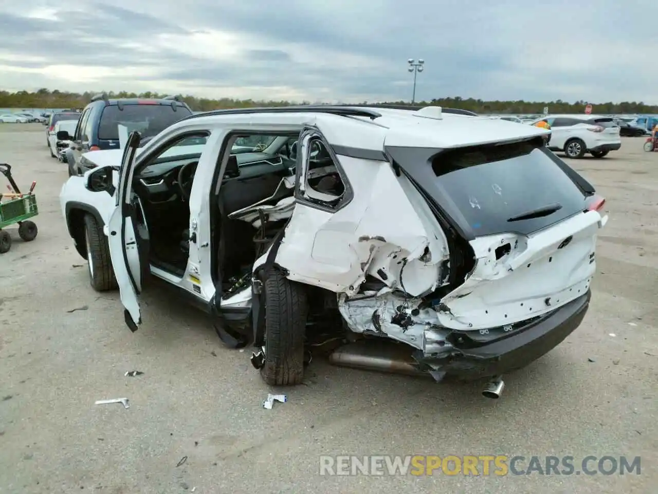 3 Photograph of a damaged car 2T3P1RFV0MC159011 TOYOTA RAV4 2021