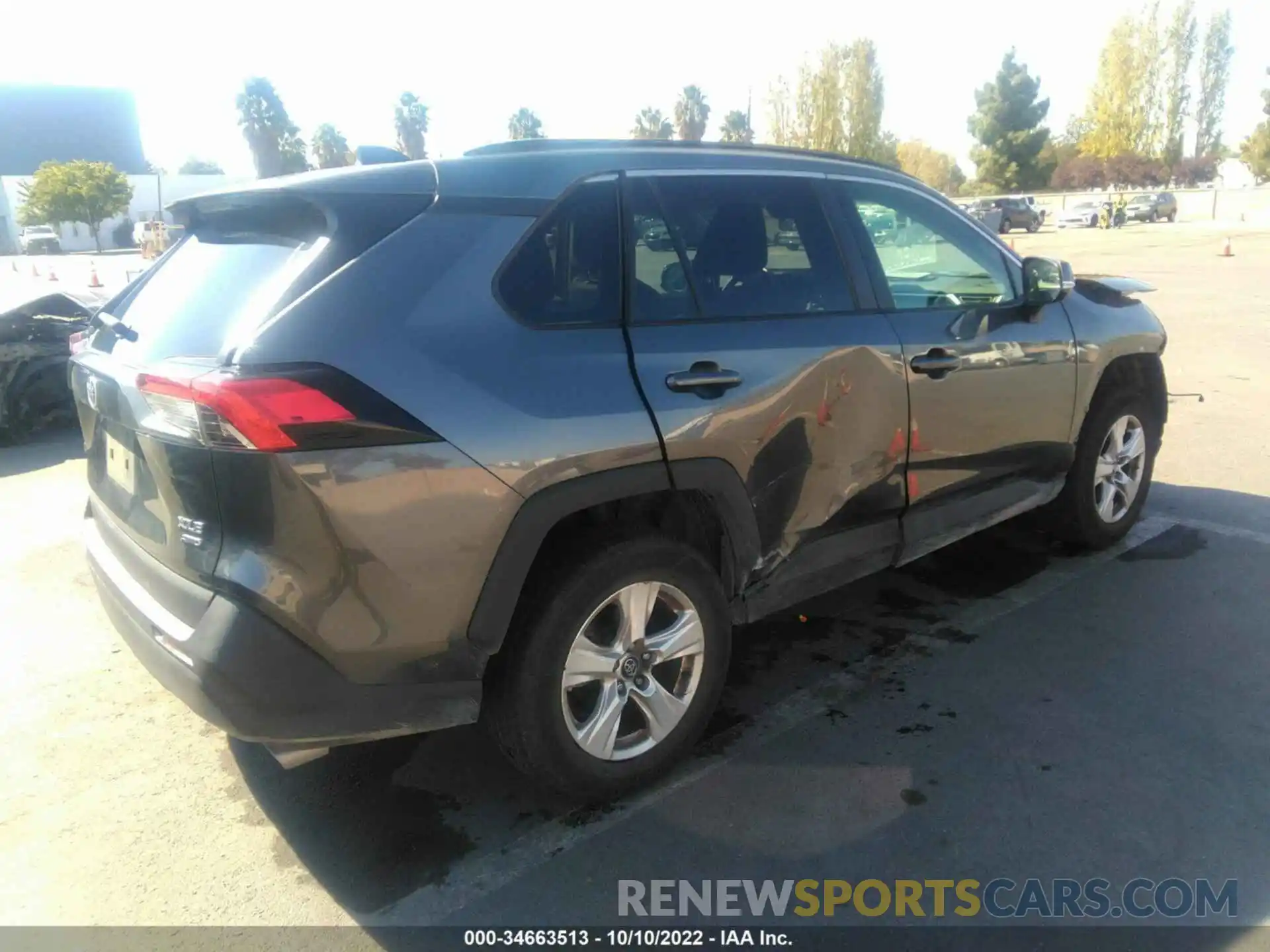 4 Photograph of a damaged car 2T3P1RFV0MC164340 TOYOTA RAV4 2021