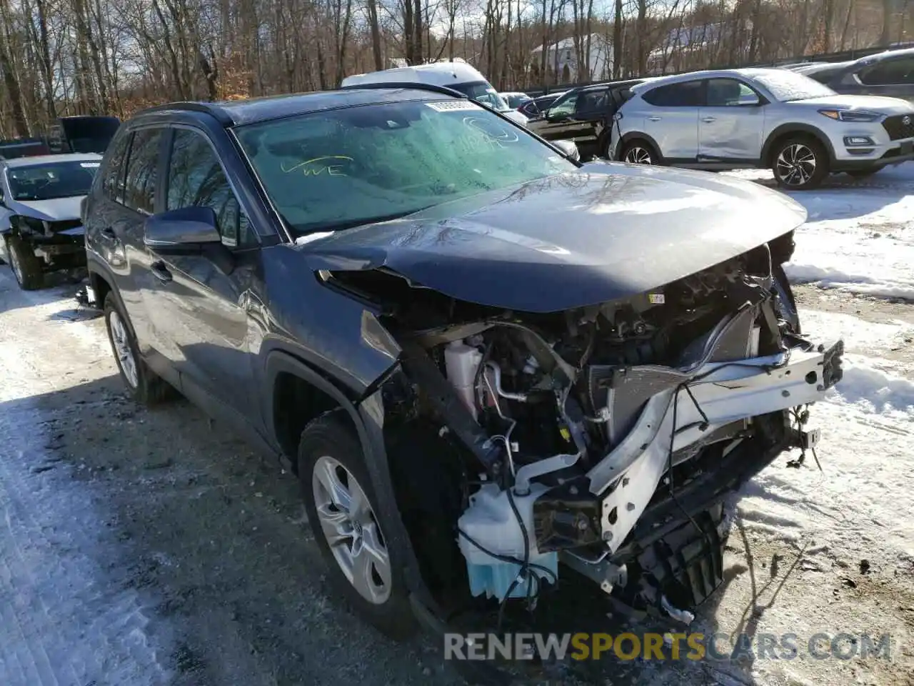 1 Photograph of a damaged car 2T3P1RFV0MC185401 TOYOTA RAV4 2021