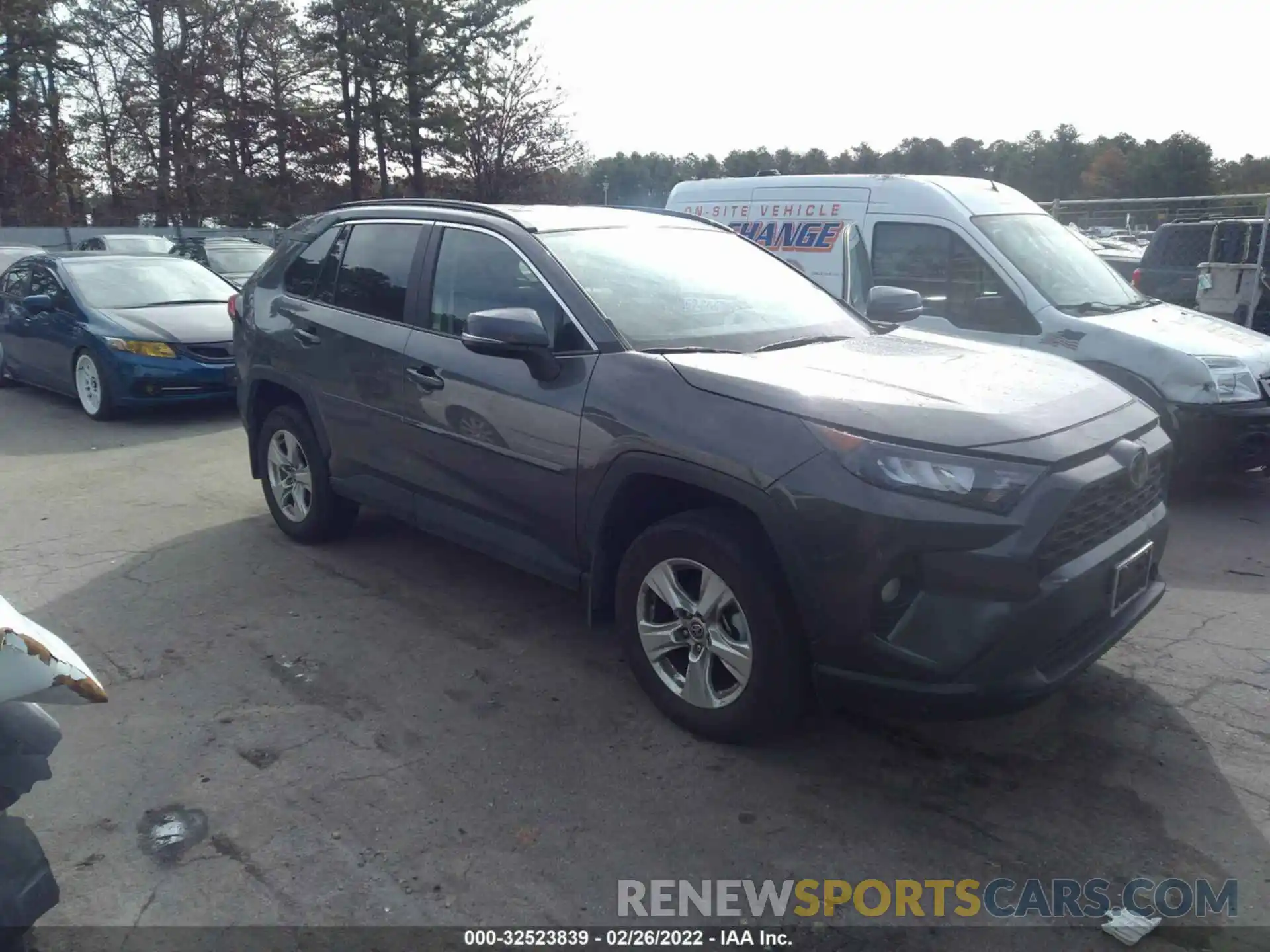 1 Photograph of a damaged car 2T3P1RFV0MC196382 TOYOTA RAV4 2021